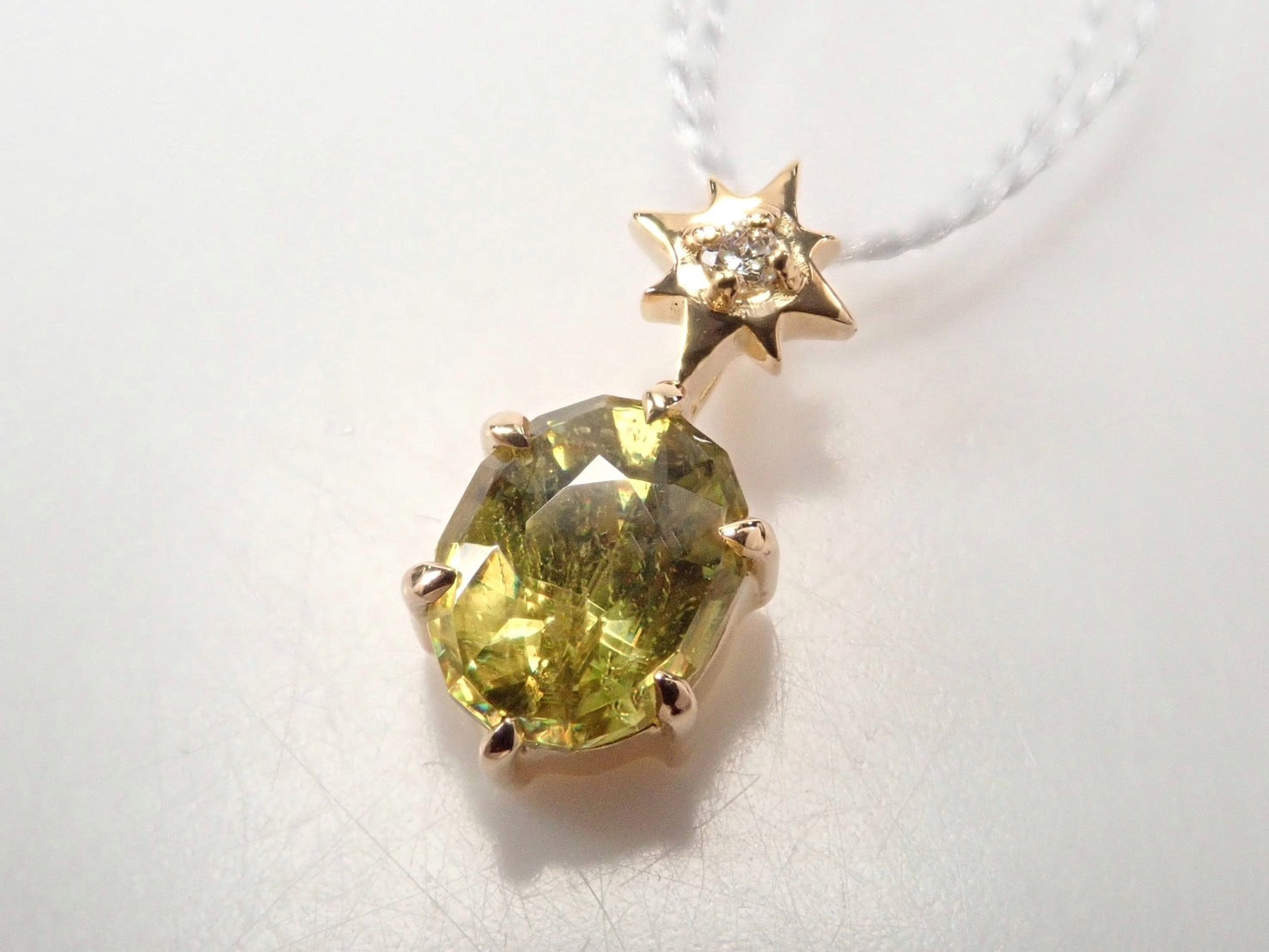 抽選販売0908①_K18YG マダガスカル産スフェーン 0.597ct ペンダントトップ(ネックレストップ)
