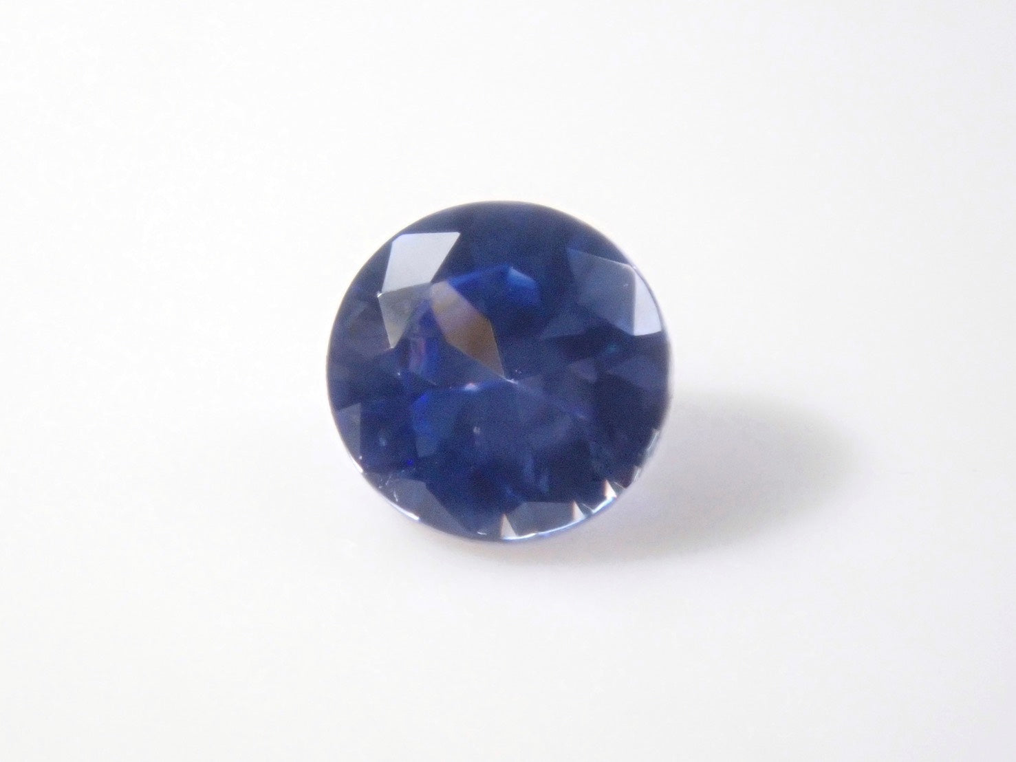 【4/11 22時販売】アメリカ産ベニトアイト 3.4mm/0.175ctルース