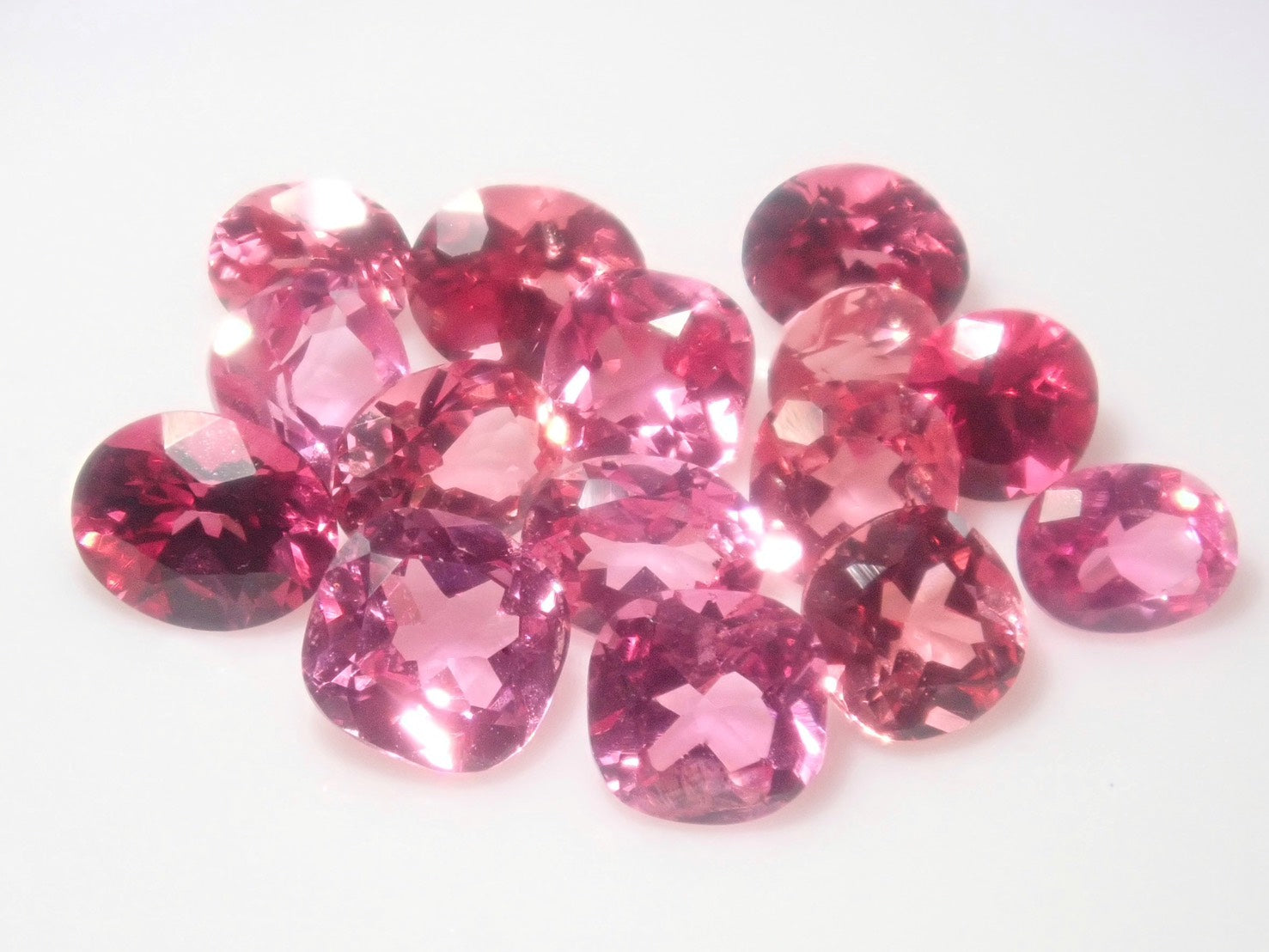 Limited to 6 stones: 1 loose pink spinel from Mahenge, Tanzania (round cut, 3.0mm) Discounts for multiple purchases