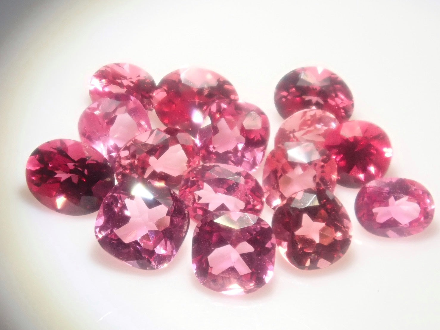 Limited to 6 stones: 1 loose pink spinel from Mahenge, Tanzania (round cut, 3.0mm) Discounts for multiple purchases
