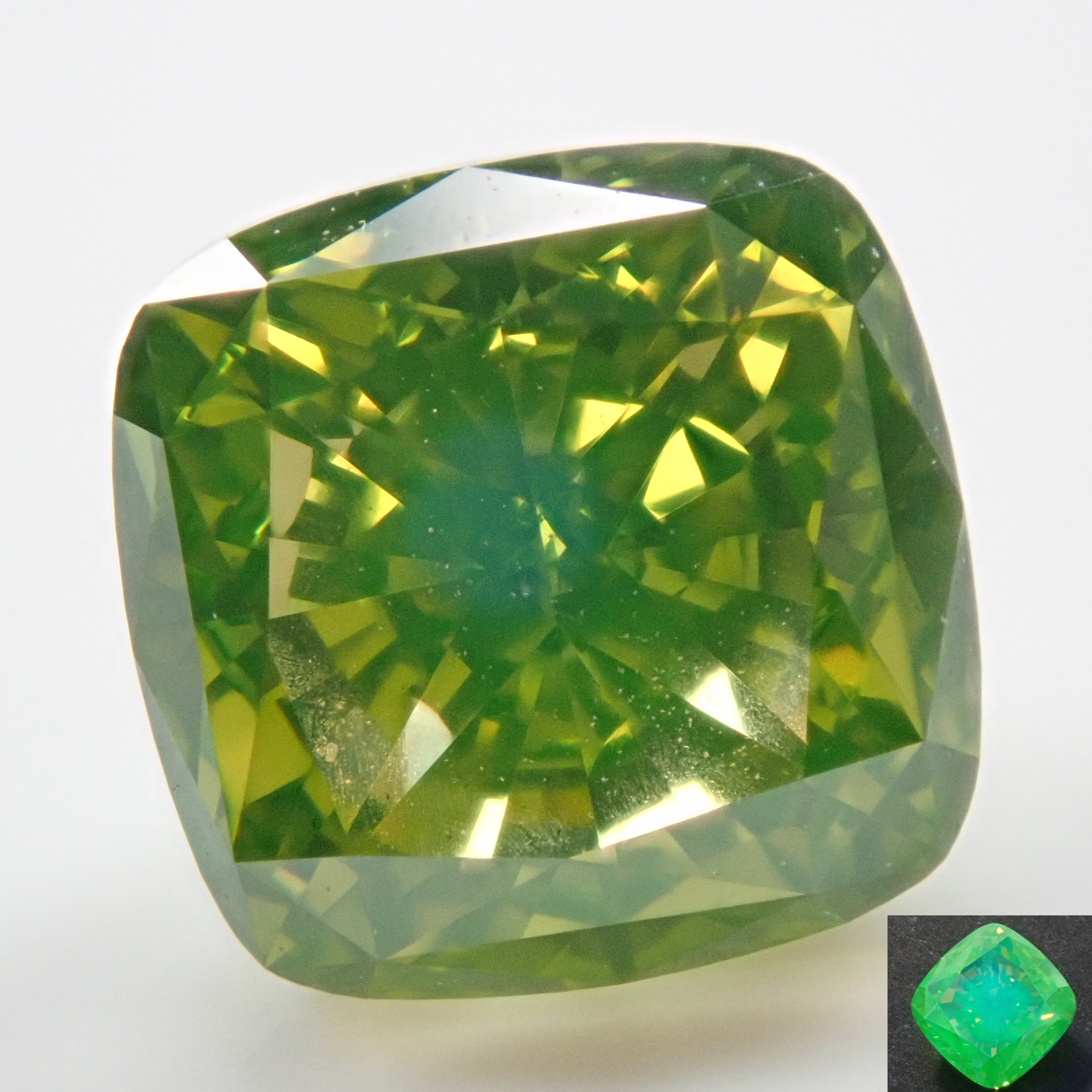 【4/20 22時販売】ファンシーディープイエロイッシュグリーンダイヤモンド (トリートメント) 1.570ctルース(FANCY DEEP YELLOWISH GREEN, VS2) GIA
