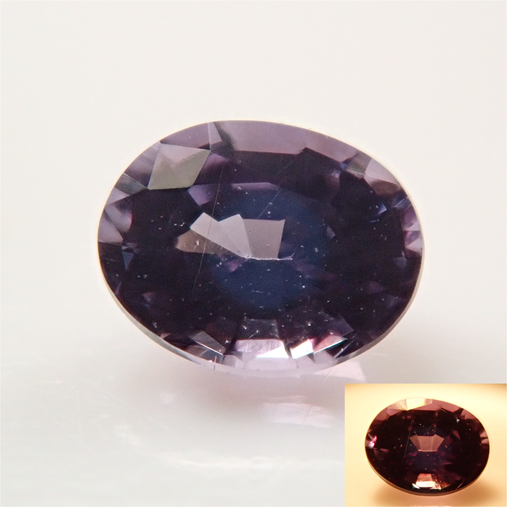 マダガスカル産ベキリーブルーガーネット（カラーチェンジガーネット