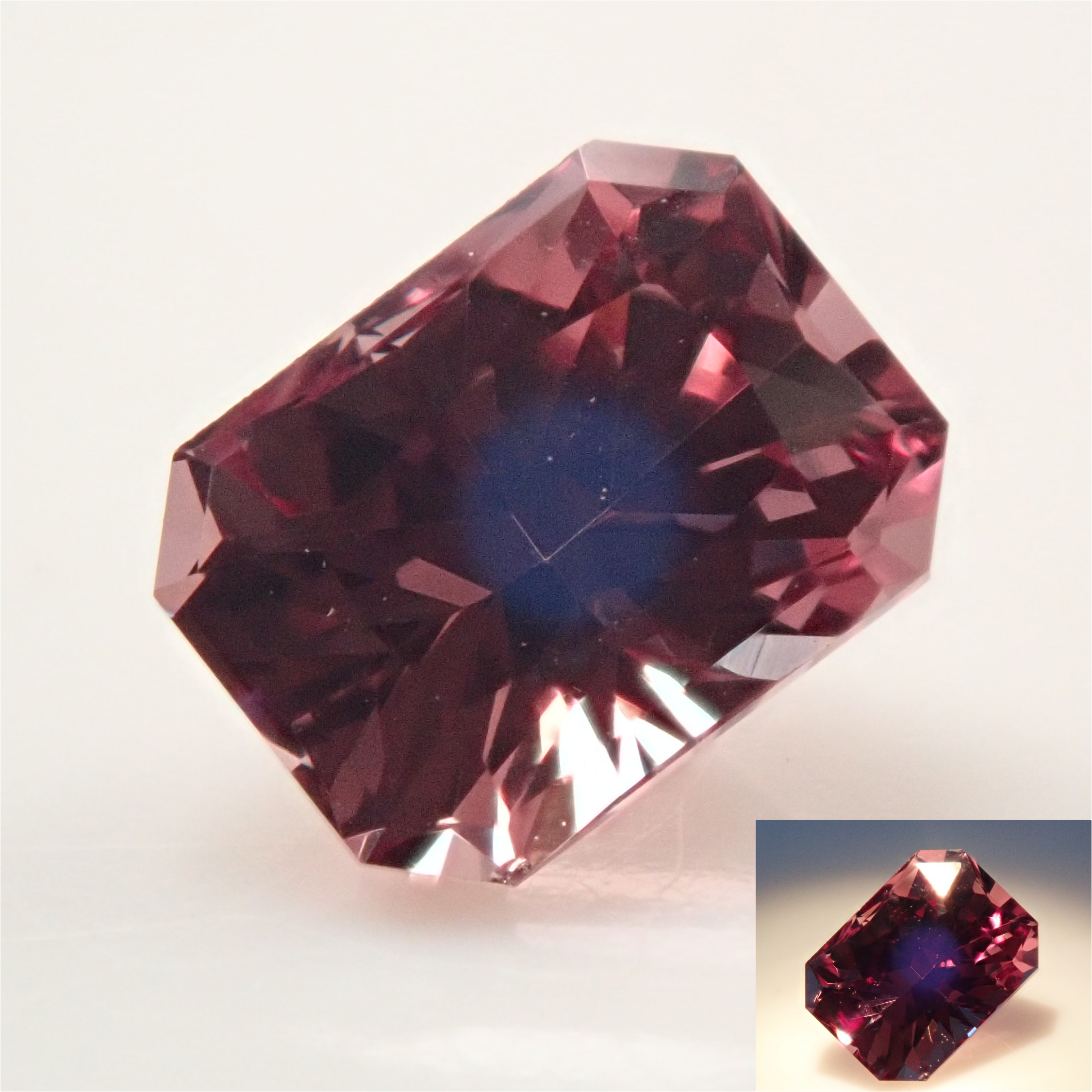 【2/26 22時販売】タンザニア産カラーチェンジガーネット 0.509ctルース