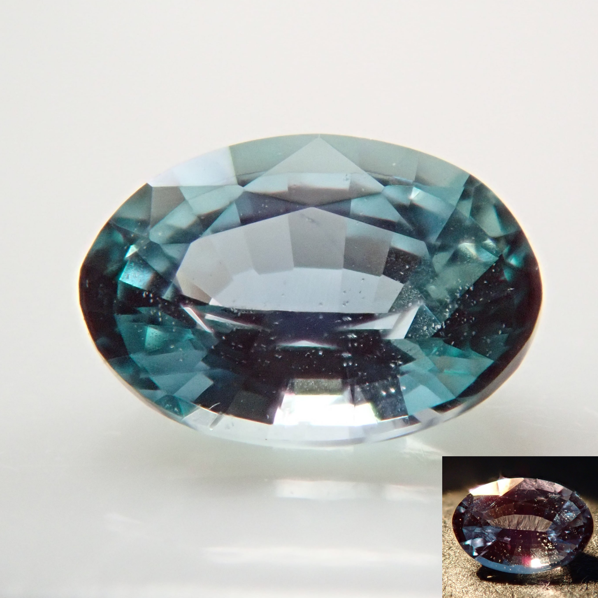 希少なシラー入りです!!★ブラジルアレキサンドライト★オーダー受付中 アレキサンドライト オーバルカット ブラジル産 0.18ct【221026