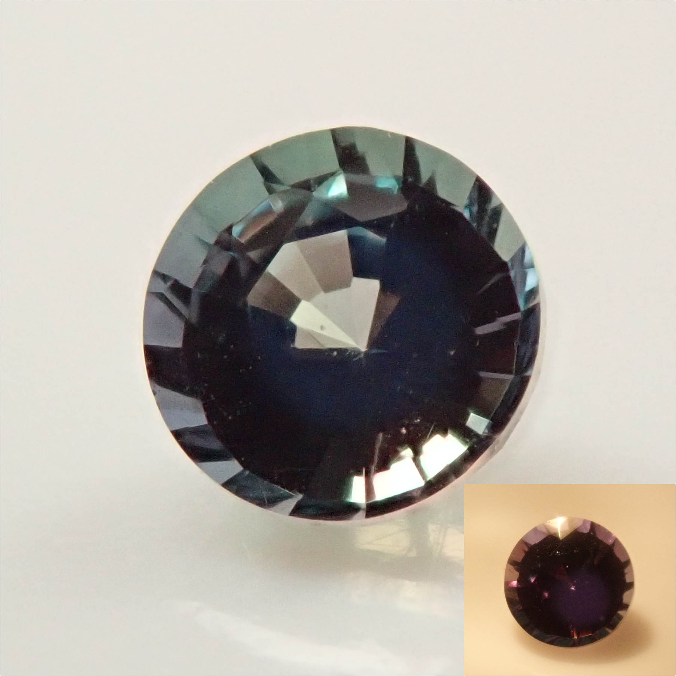 【4/10 22時販売】ブラジル産アレキサンドライト 2.7mm/0.105ctルース