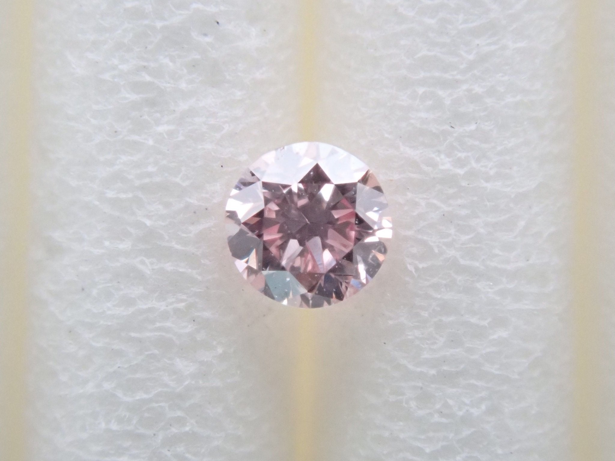 ピンクダイヤモンド 0.062ctルース(LIGHT PINK, SI2) – カラッツSTORE