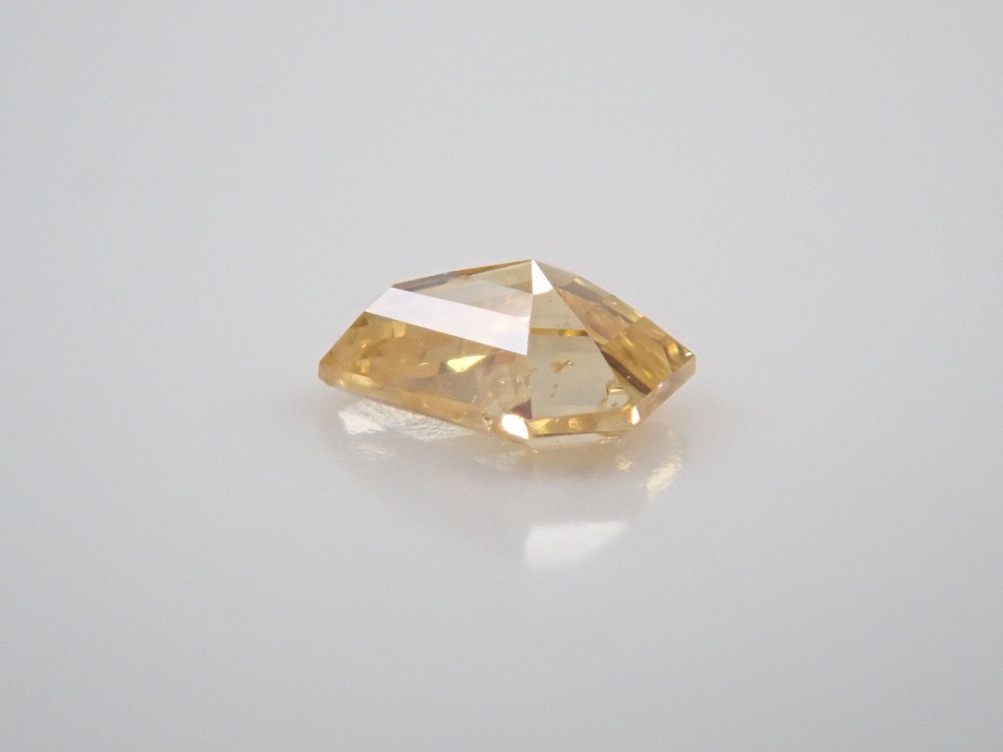 イエローダイヤモンド 0.071ctルース(FANCY INTENSE ORANGY YELLOW, SI2) - KARATZ STORE|カラッツSTORE