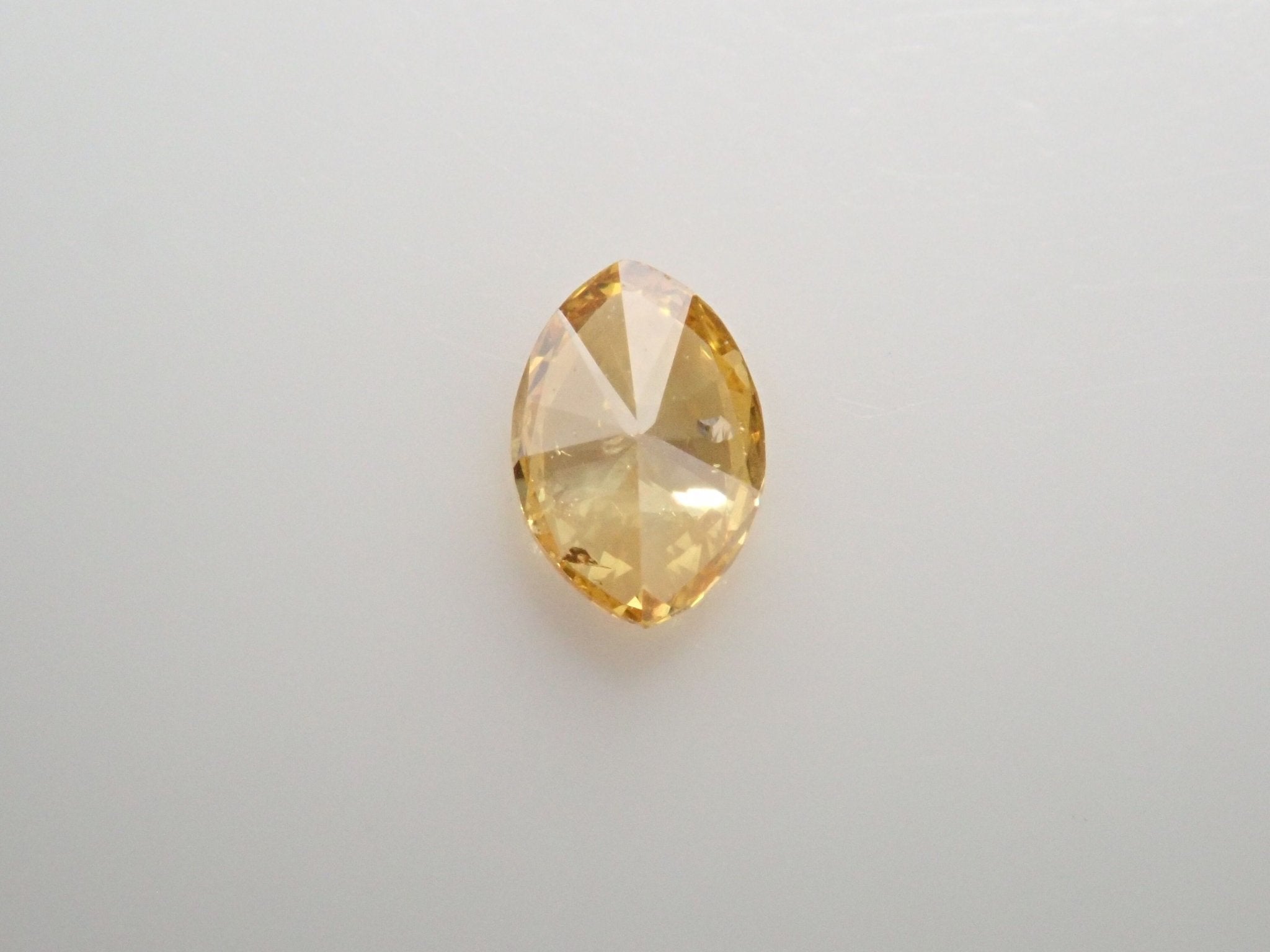 イエローダイヤモンド 0.081ctルース(FANCY DEEP YELLOW, SI2) - KARATZ STORE|カラッツSTORE