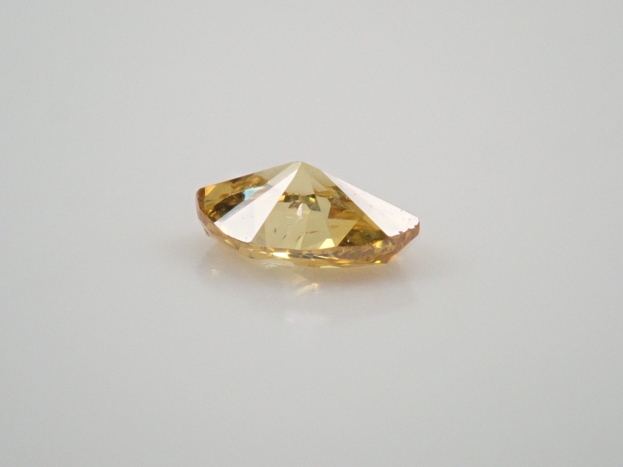 イエローダイヤモンド 0.081ctルース(FANCY DEEP YELLOW, SI2) - KARATZ STORE|カラッツSTORE