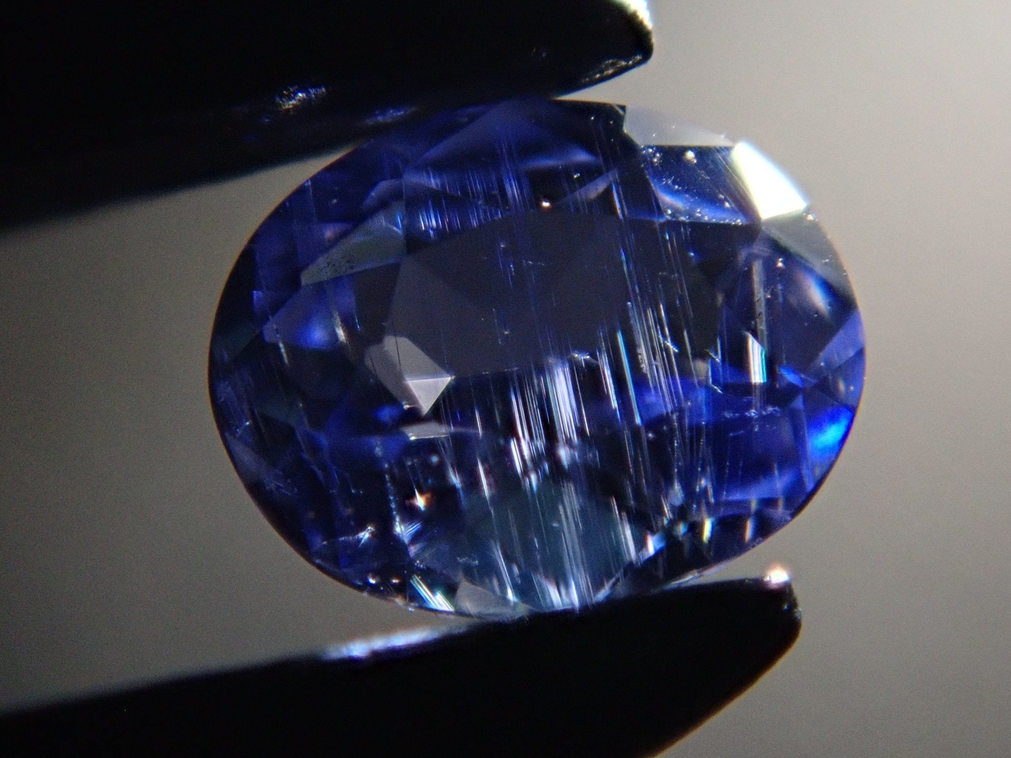 デュモルチェライト 0.11ctルース(単結晶) - KARATZ STORE|カラッツSTORE