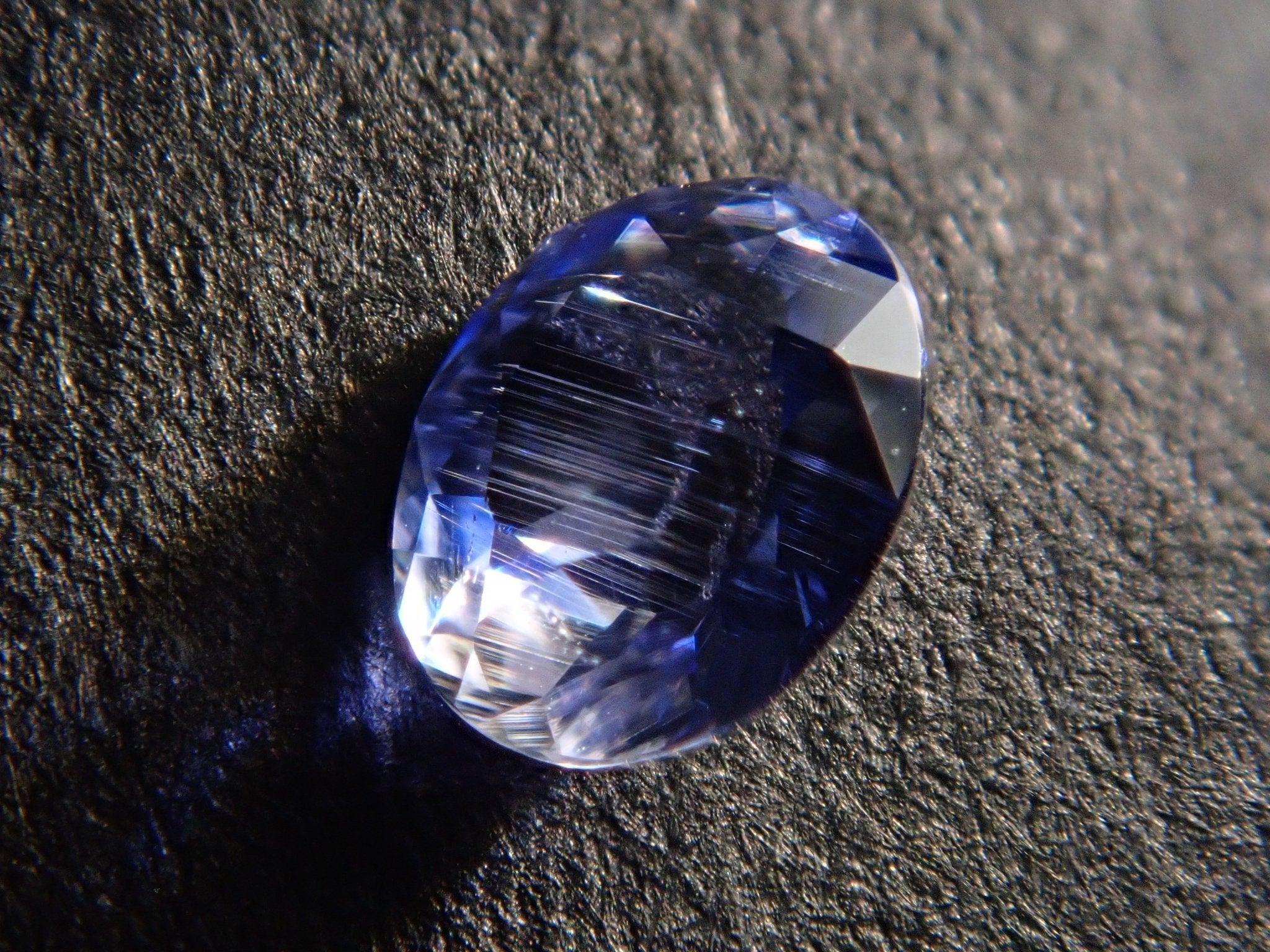 デュモルチェライト 0.11ctルース(単結晶) - KARATZ STORE|カラッツSTORE