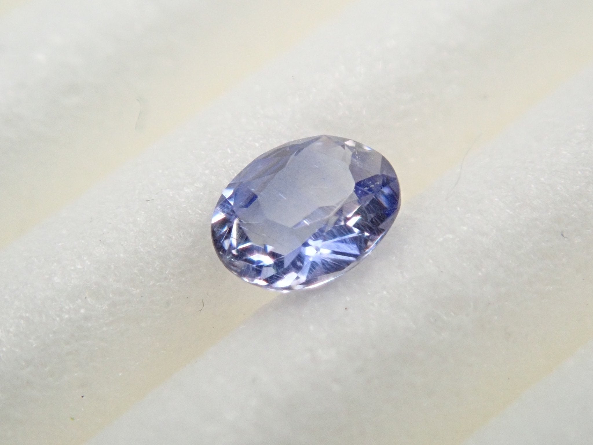 デュモルチェライト 0.11ctルース(単結晶) - KARATZ STORE|カラッツSTORE