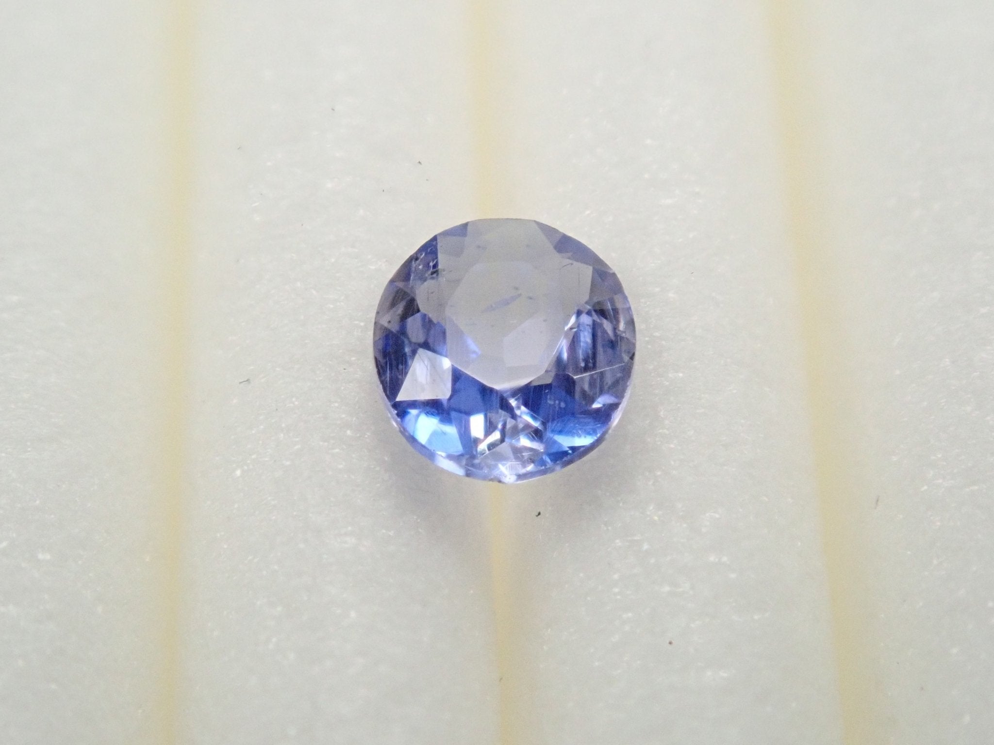 デュモルチェライト 0.15ctルース(単結晶) - KARATZ STORE|カラッツSTORE