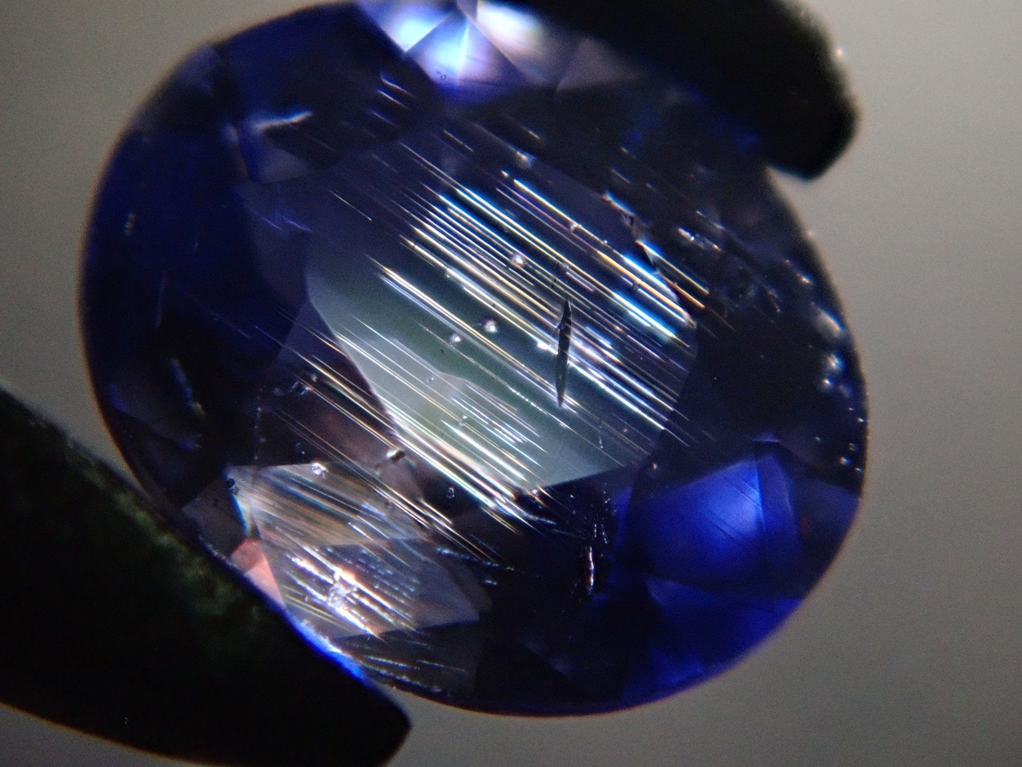 デュモルチェライト 0.15ctルース(単結晶) - KARATZ STORE|カラッツSTORE