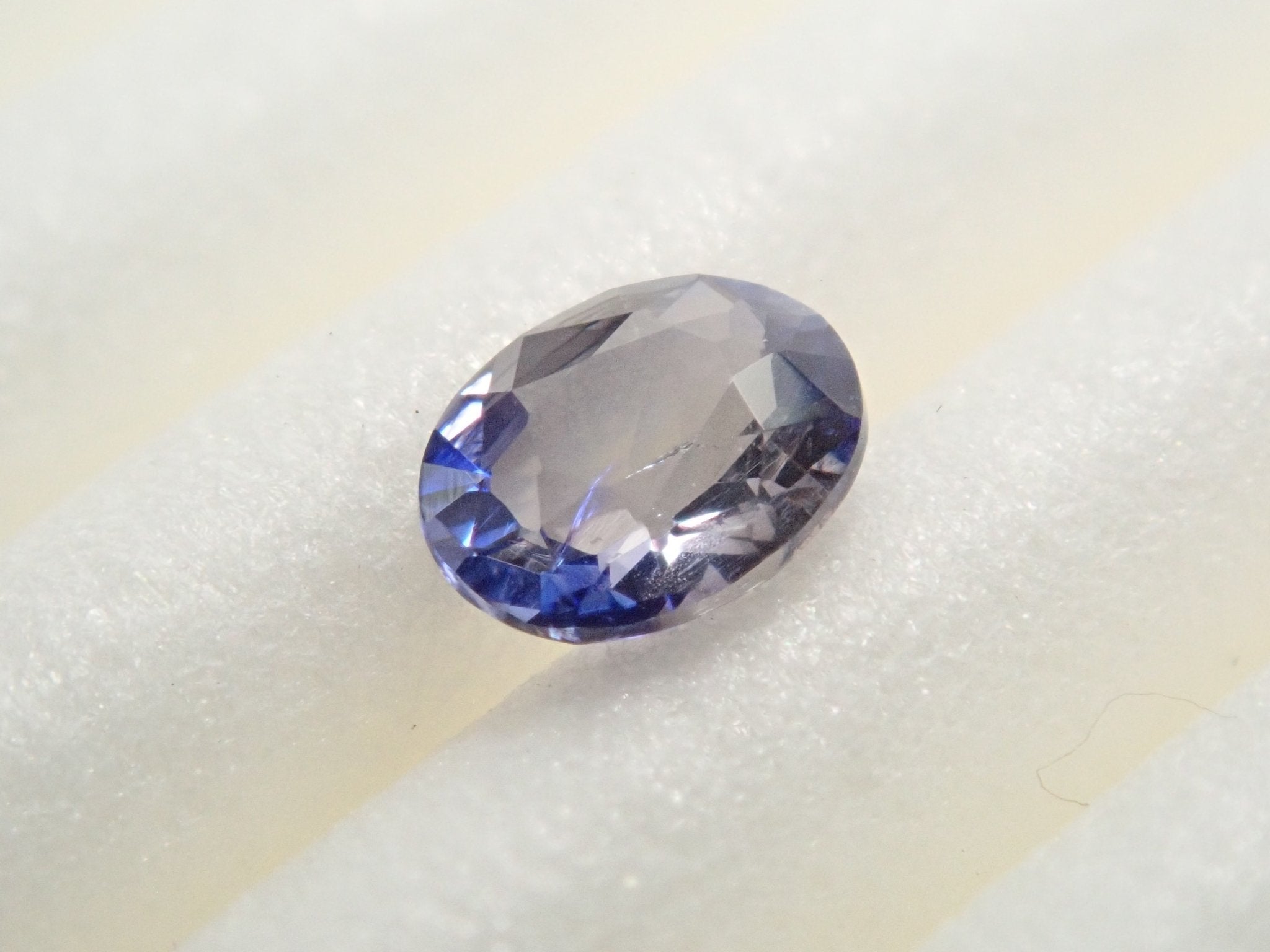 デュモルチェライト 0.18ctルース(単結晶) - KARATZ STORE|カラッツSTORE