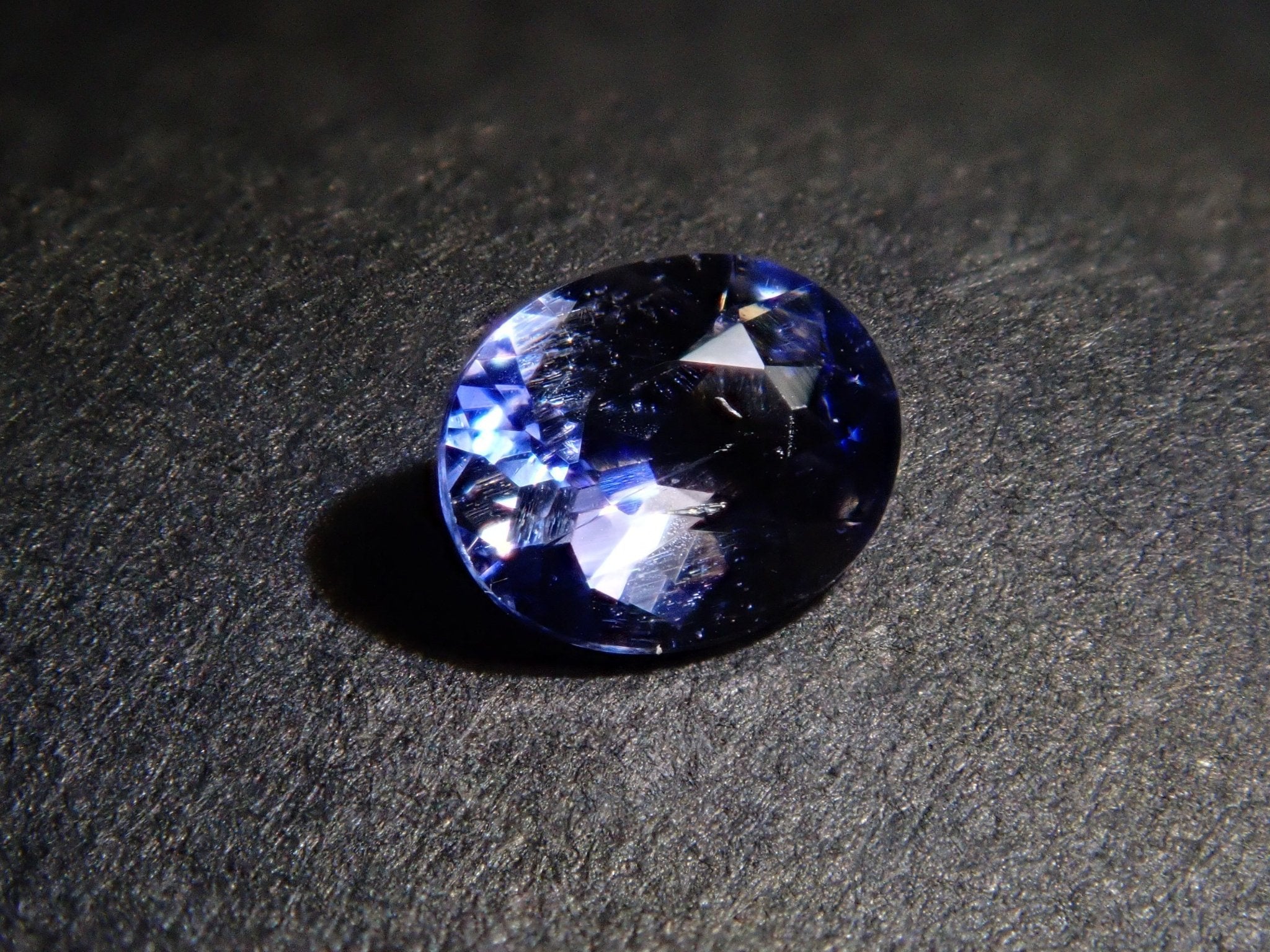 デュモルチェライト 0.18ctルース(単結晶) - KARATZ STORE|カラッツSTORE