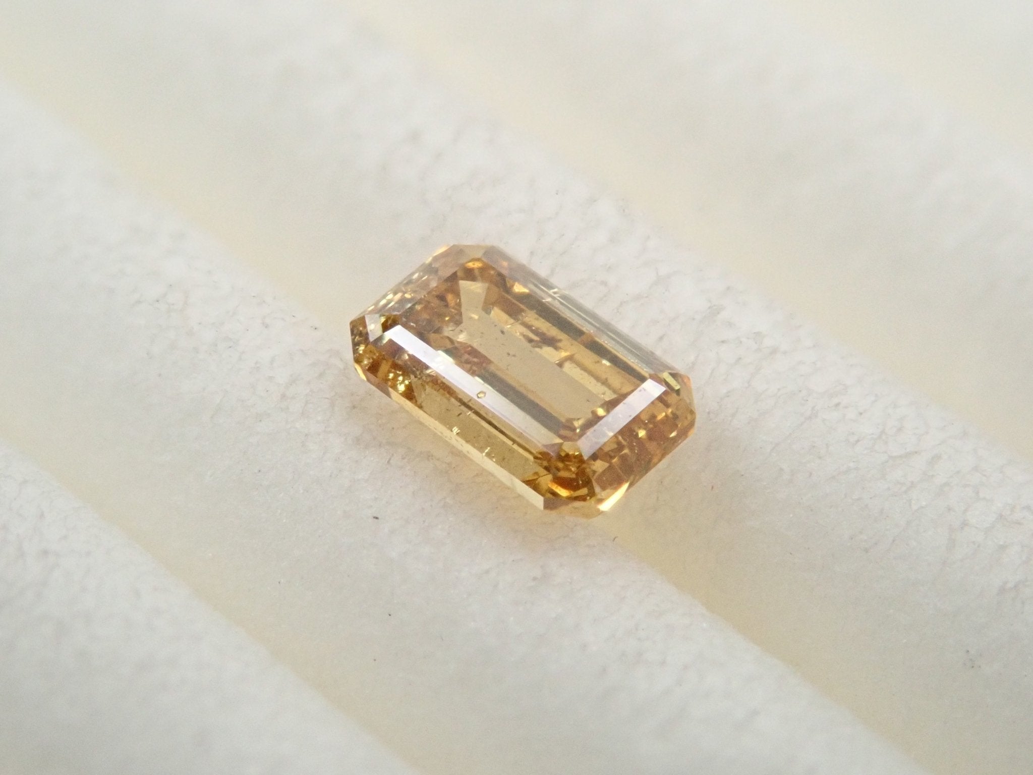 イエローダイヤモンド 0.206ctルース(FANCY DEEP ORANGY YELLOW, SI2) - KARATZ STORE|カラッツSTORE
