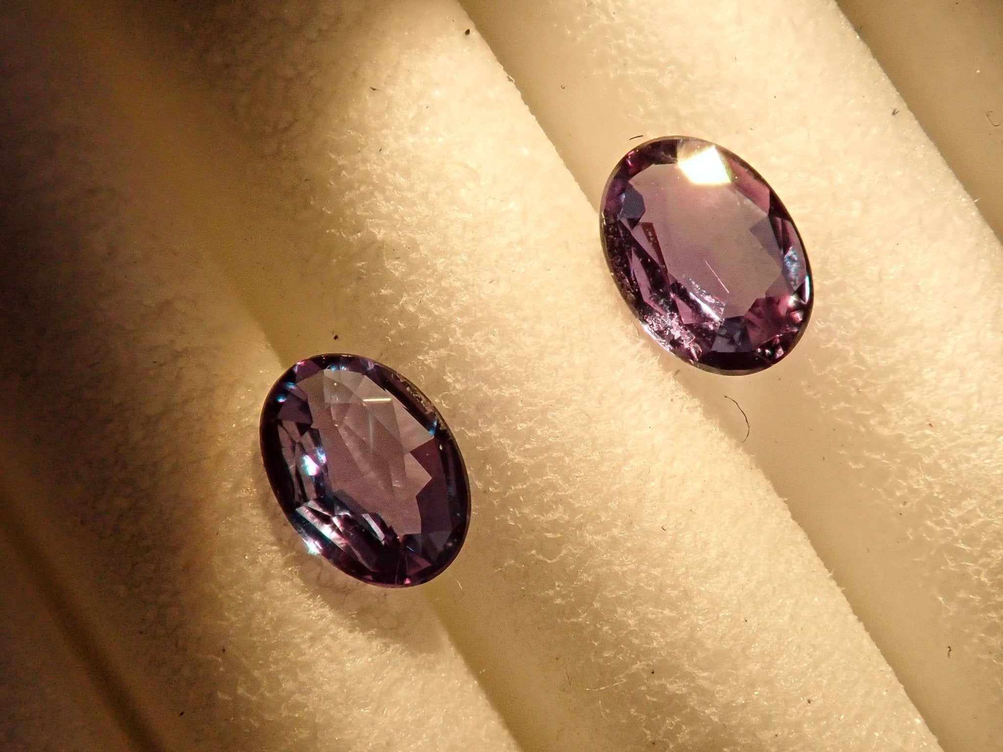 ブラジル産アレキサンドライト 0.24ctルースペア(0.12ct/0.12ct) - KARATZ STORE|カラッツSTORE