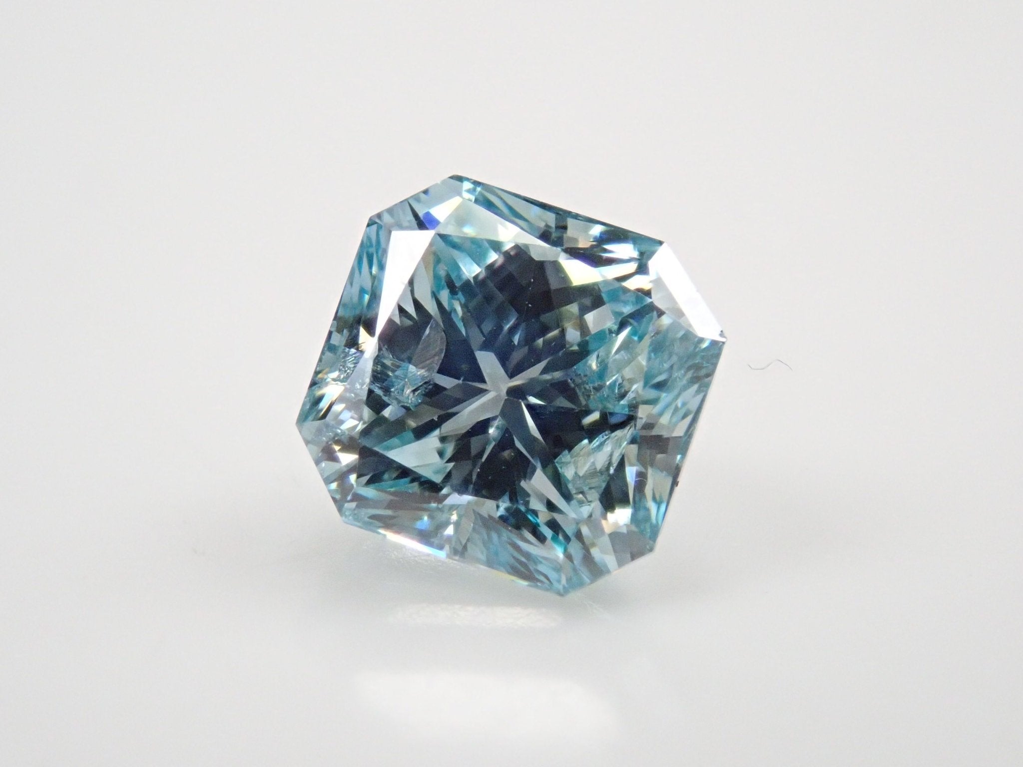 アイスブルーダイヤモンド 1.021ctルース(FANCY INTENSE BLUE