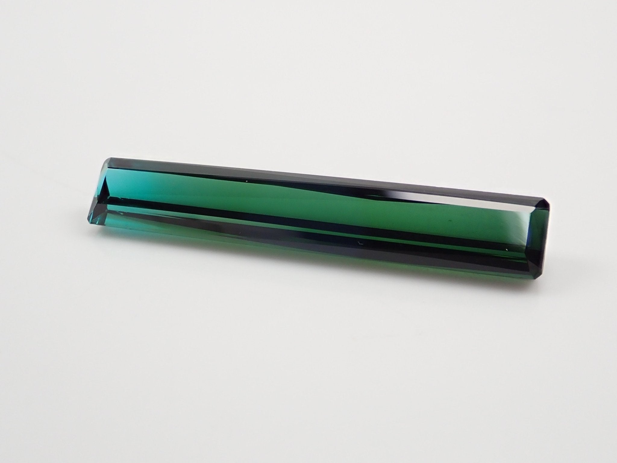 バイカラートルマリン 15.230ctルース - KARATZ STORE|カラッツSTORE