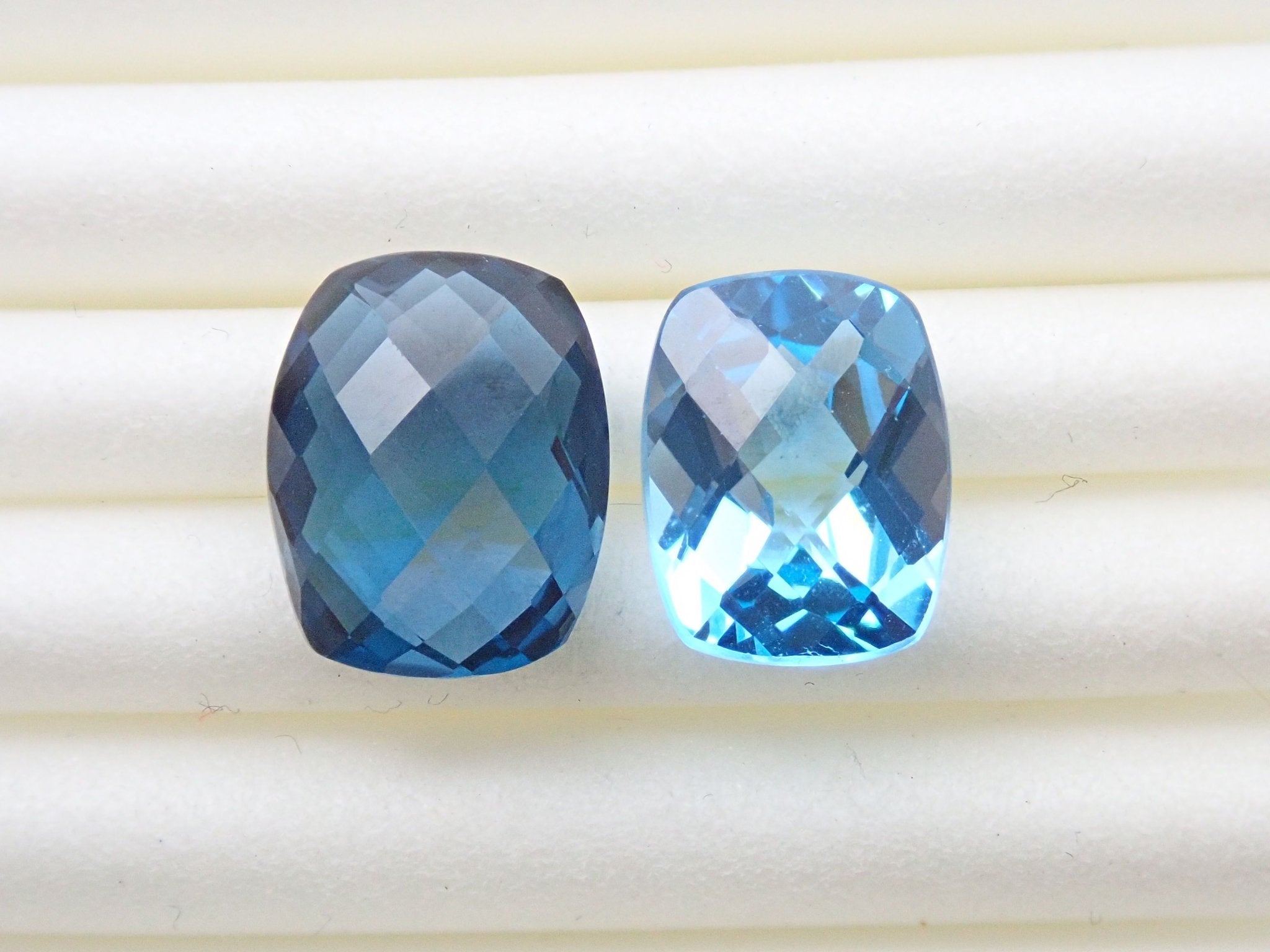 London blue topaz/sky blue topaz 2 stone set 5.720ct