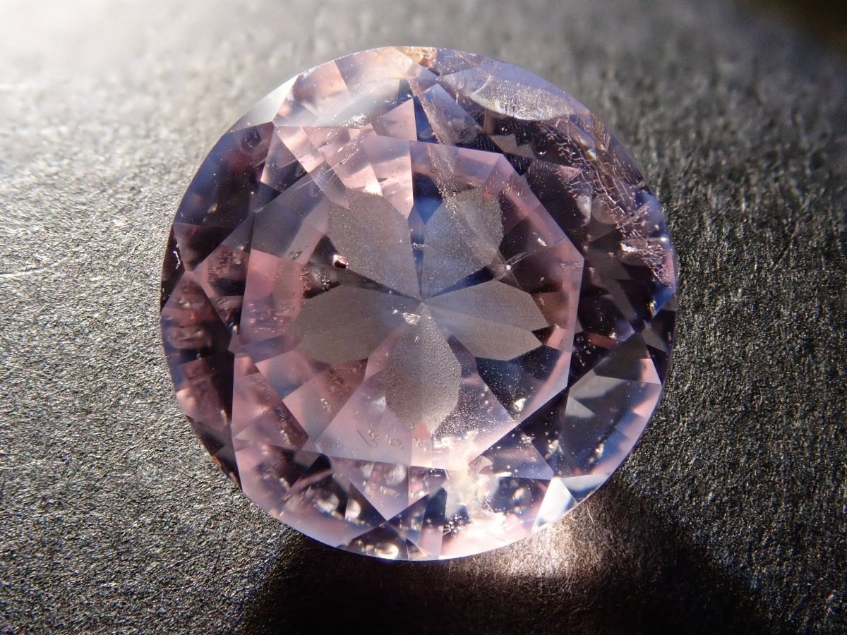 さくらインカット】非加熱ピンクサファイア 2.442ctルース《コラボ》日独鑑