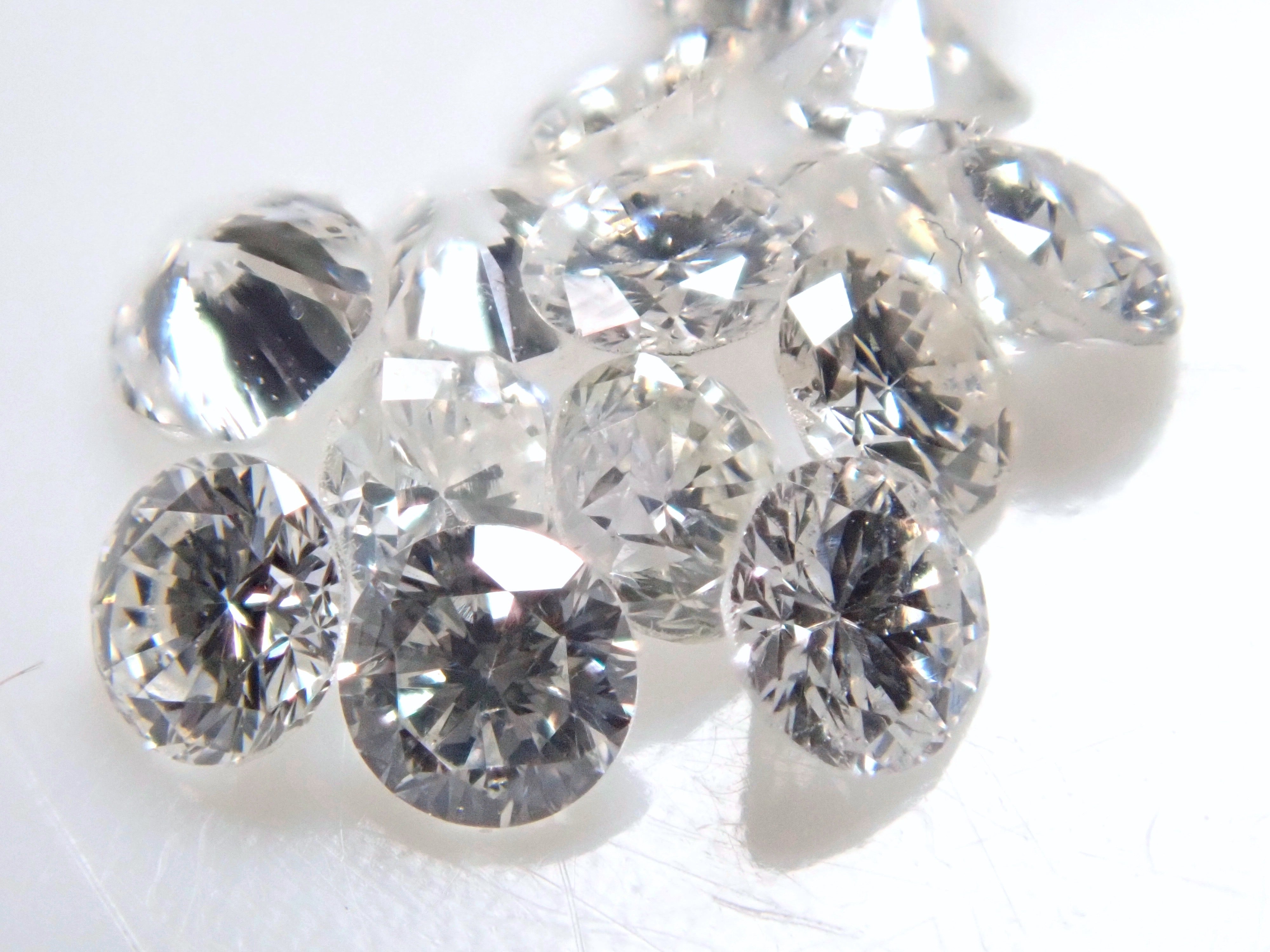 ジェムガチャ💎特殊蛍光ダイヤモンド1石(VS-SIクラス相当,2.0mm)