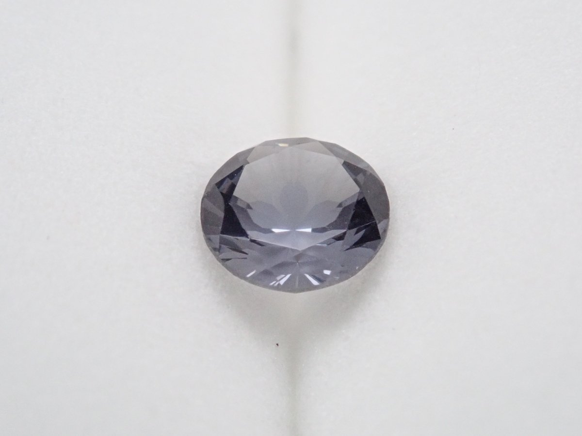 【さくらインカット】グレースピネル 5.5mmルース ワッペン付(プラチナスピネル) - カラッツSTORE
