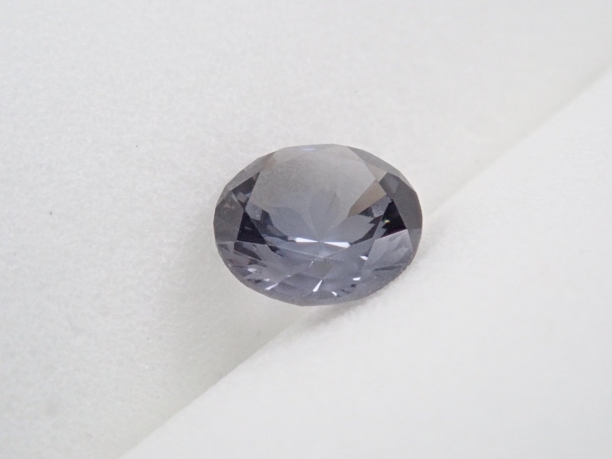 【さくらインカット】グレースピネル 5.5mmルース ワッペン付(プラチナスピネル) - カラッツSTORE