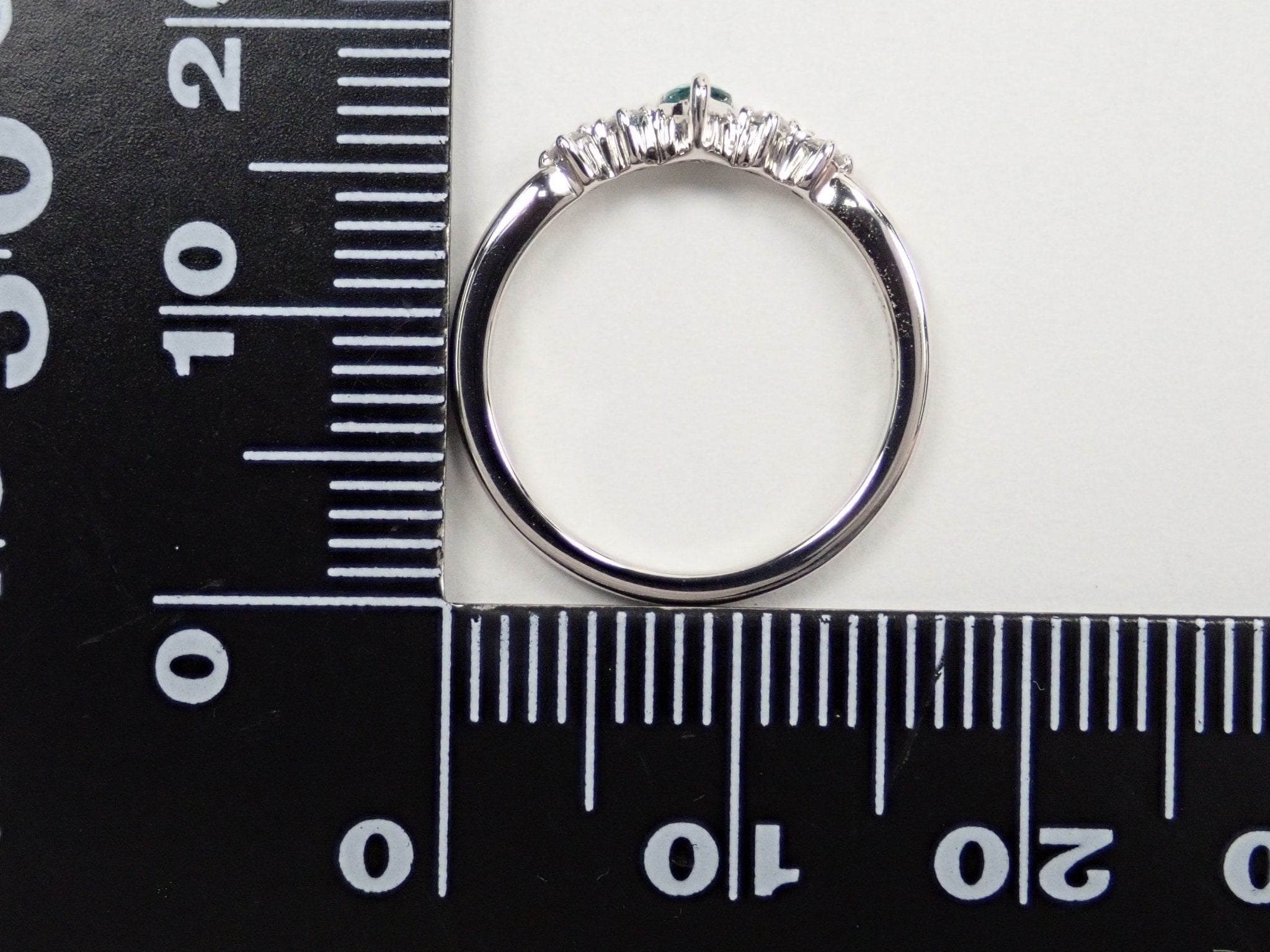 【7/3 22時公開】Pt950ブラジル産パライバトルマリン0.08ct リング(ピンキーリング) - KARATZ STORE|カラッツSTORE