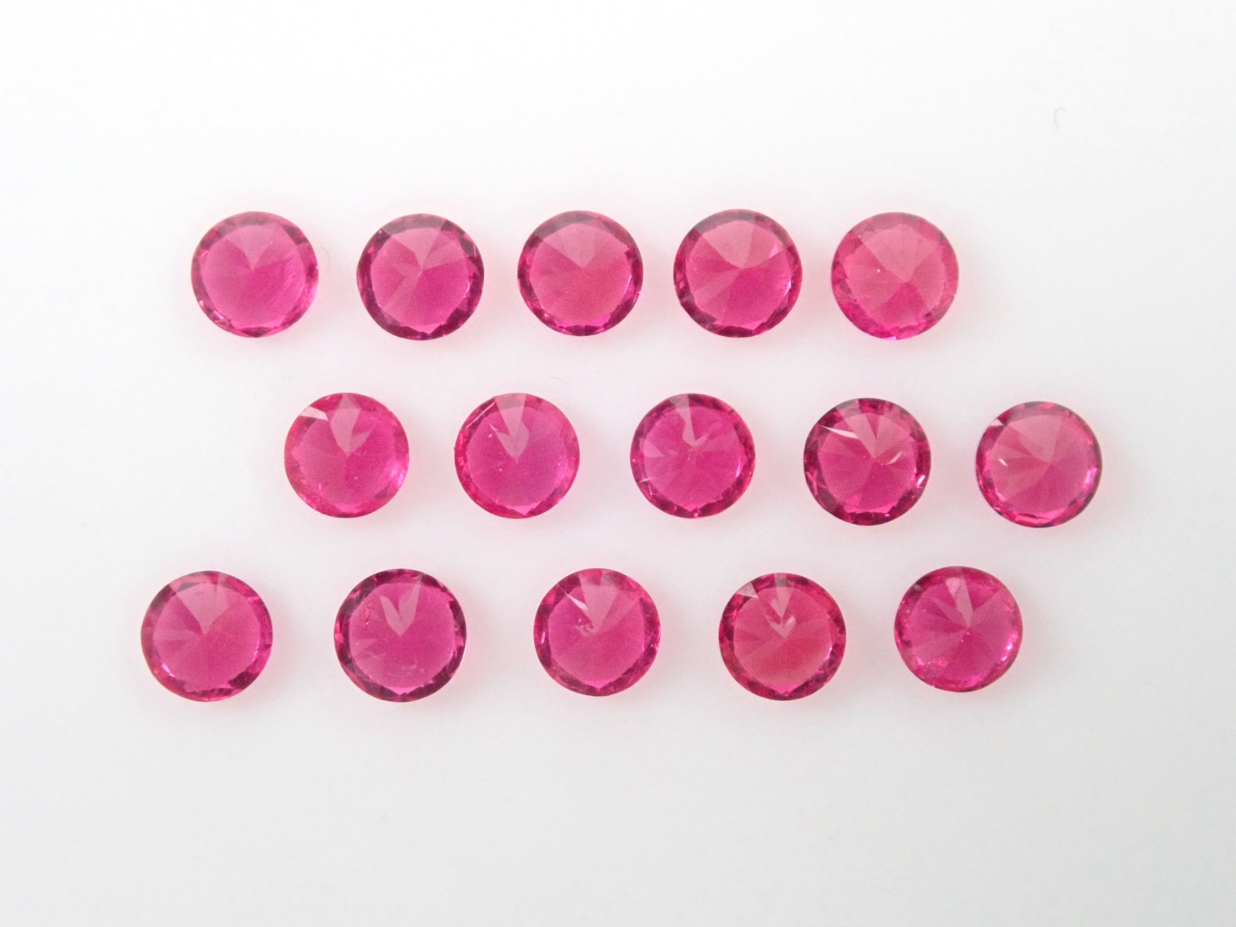 グリーンランド産ルビー 1石(ラウンドカット,2mm)