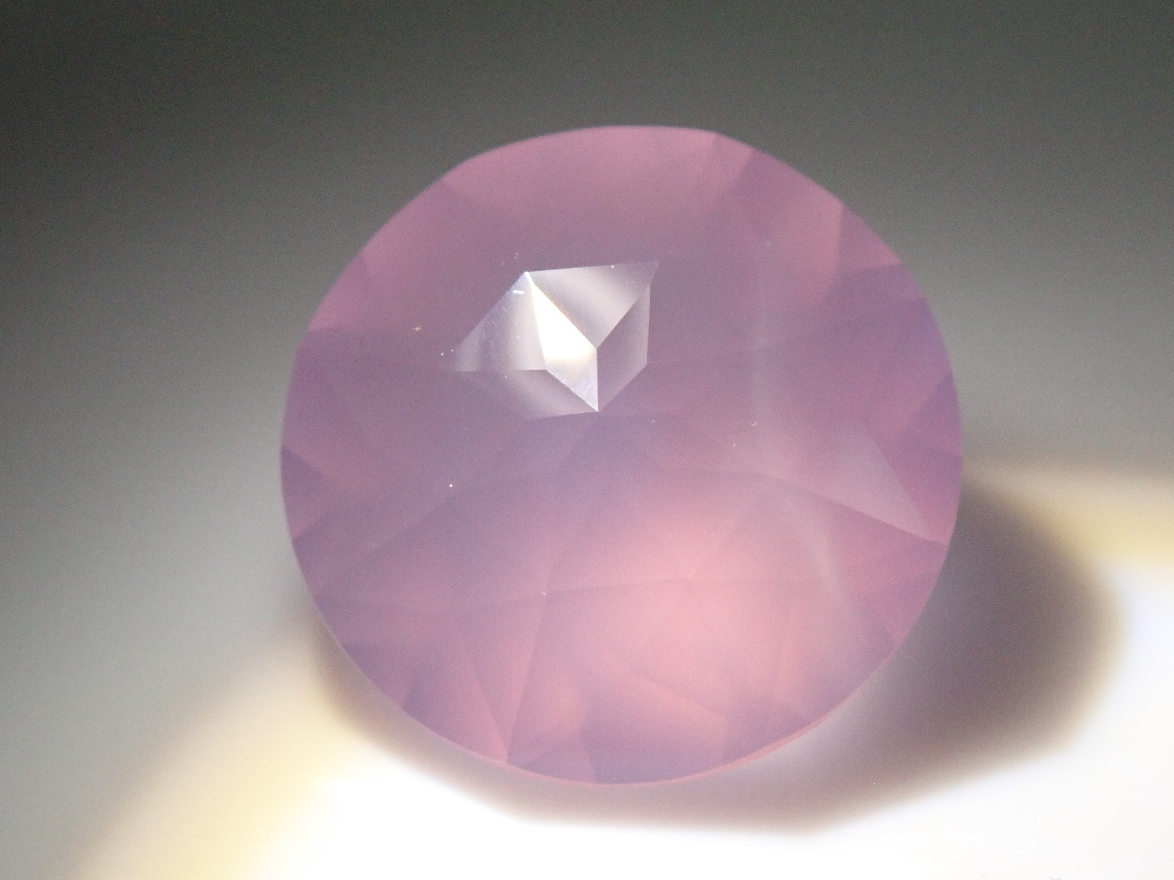 【カメリアカット】パープルカルセドニー 12mm/4.959ct《コラボ》ルース ワッペン付