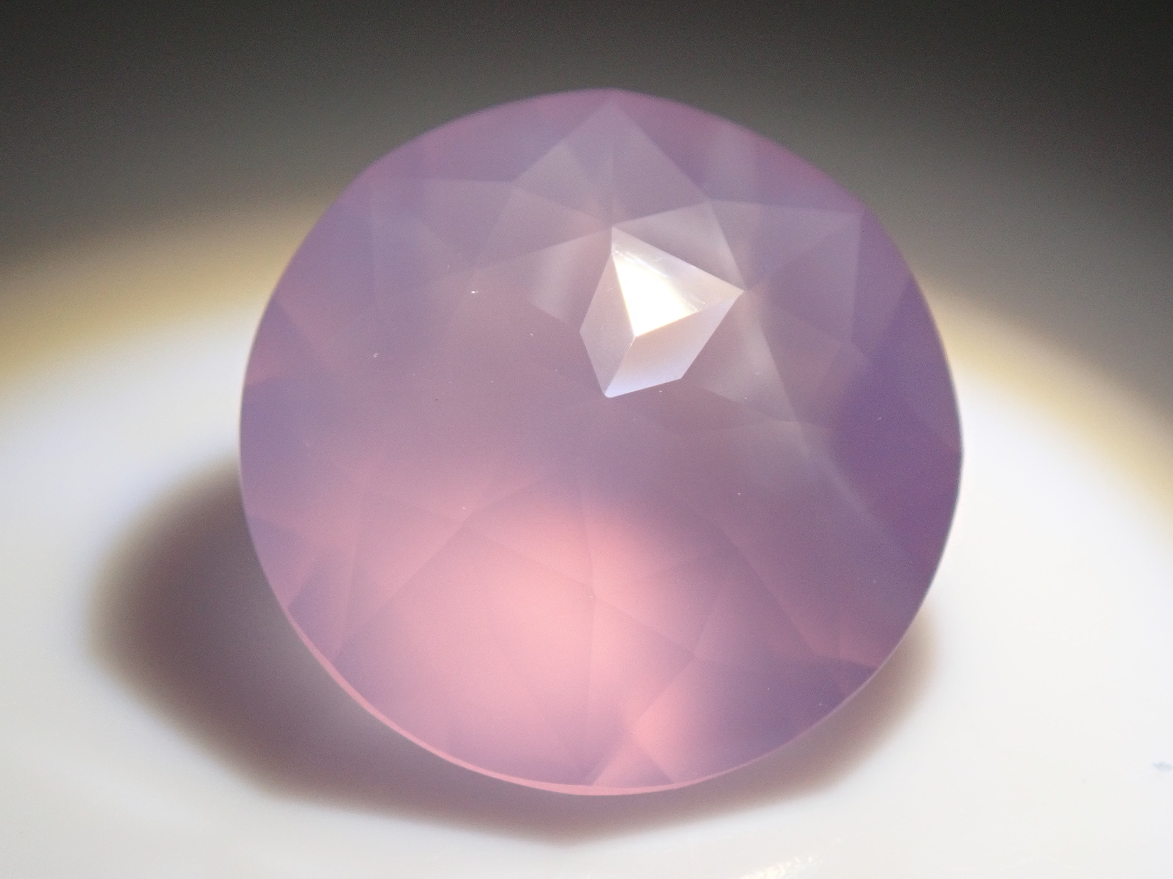 【カメリアカット】パープルカルセドニー 12mm/4.959ct《コラボ》ルース ワッペン付