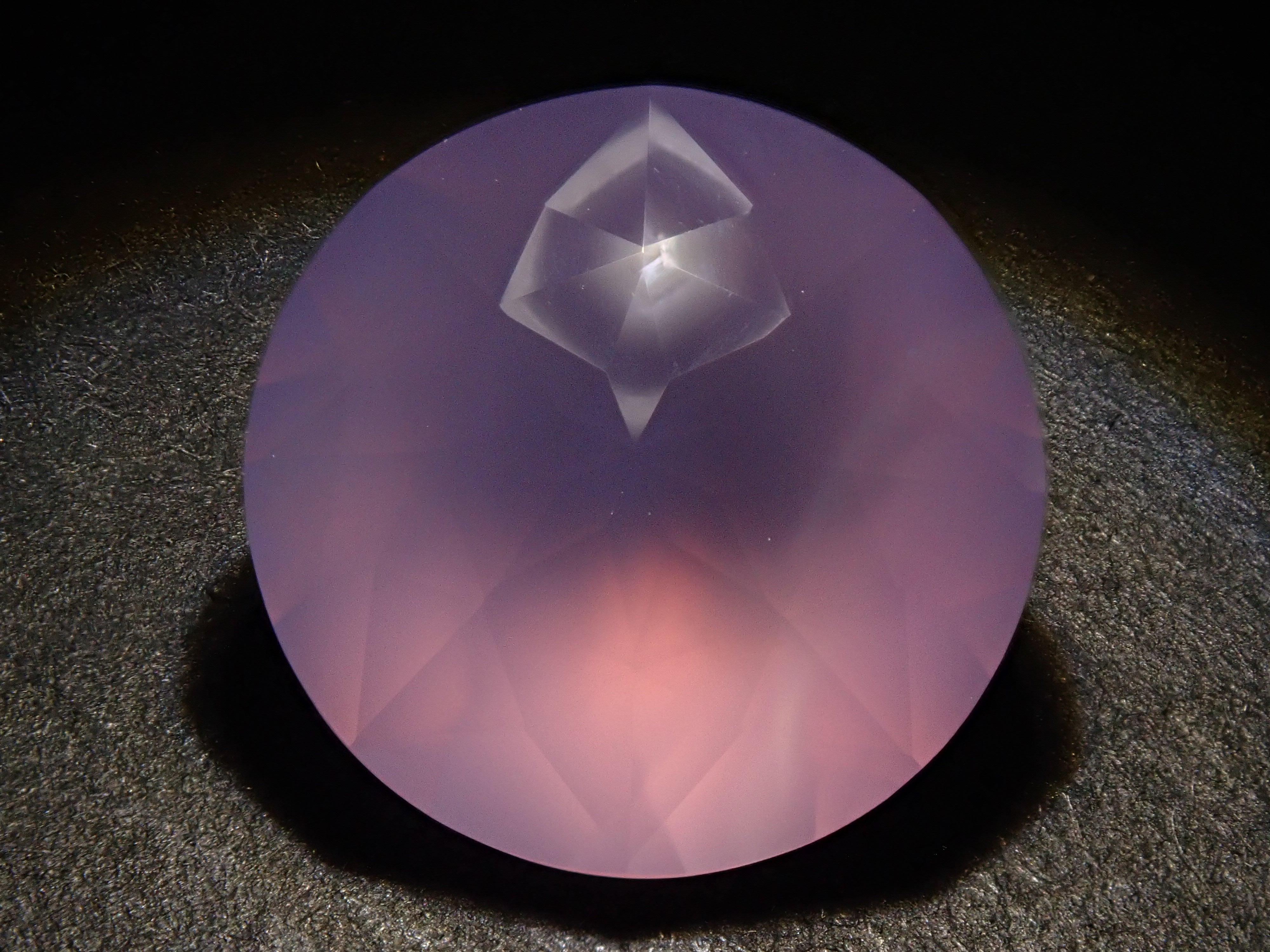 【カメリアカット】パープルカルセドニー 12mm/4.959ct《コラボ》ルース ワッペン付