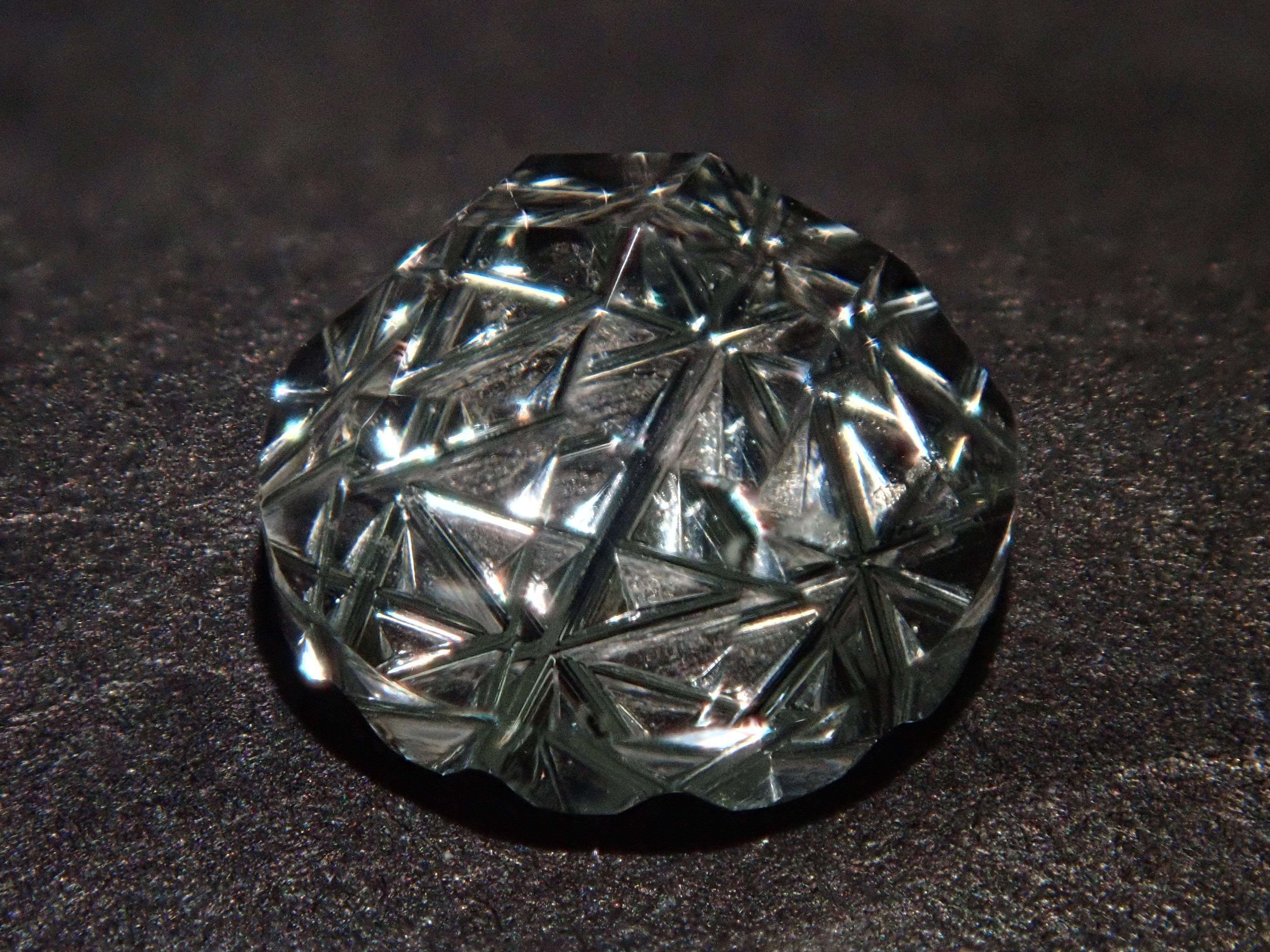 【甲州貴石切子plusthree】グリーンクォーツ 6mm/0.737ctルース ワッペン付
