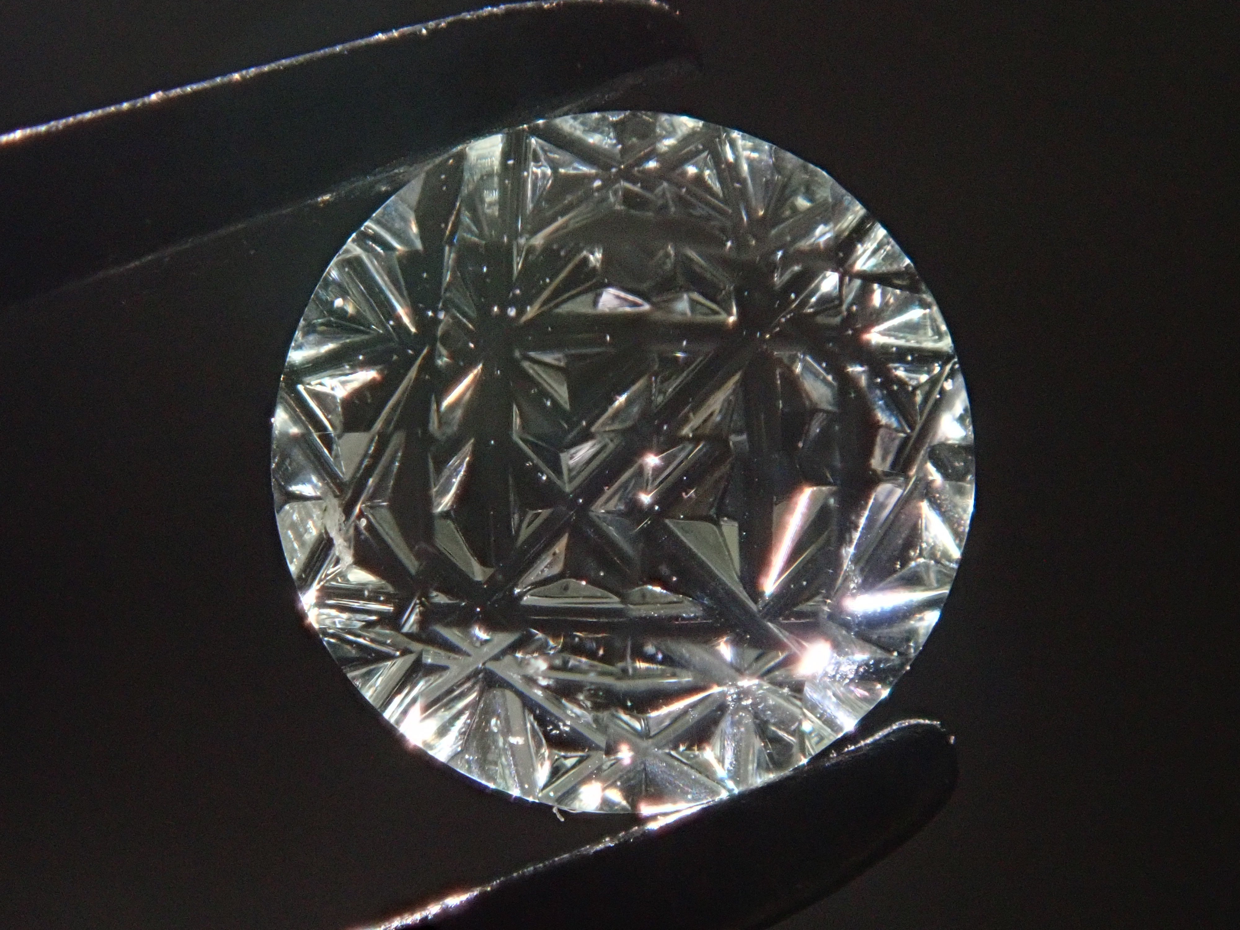 【甲州貴石切子plusthree】グリーンクォーツ 6mm/0.731ct ルース ワッペン付