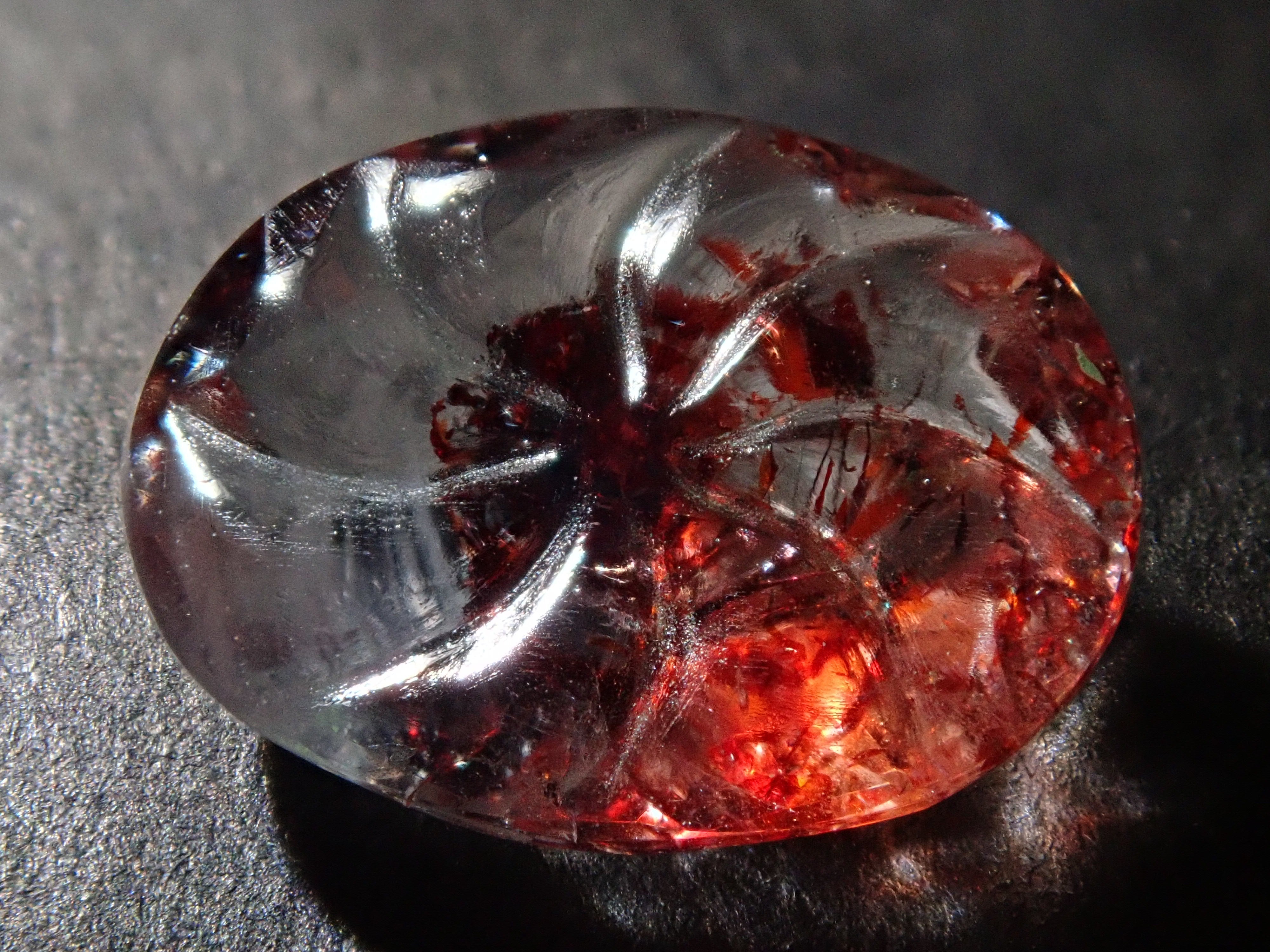 【甲州貴石切子plusthree】レピドクロサイトインクォーツ 1.973ct《コラボ》ルース ワッペン付