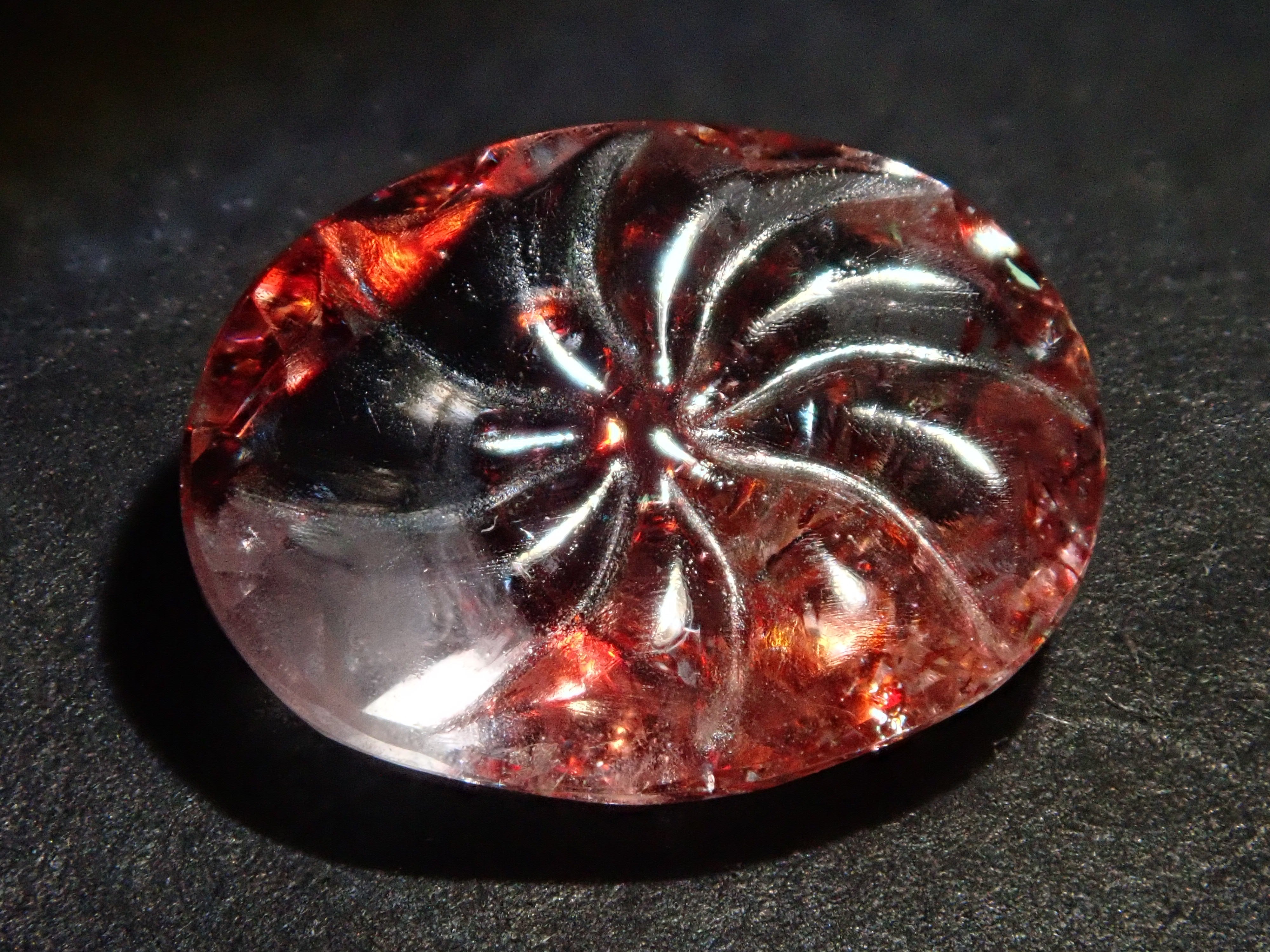 【甲州貴石切子plusthree】レピドクロサイトインクォーツ 1.973ct《コラボ》ルース ワッペン付