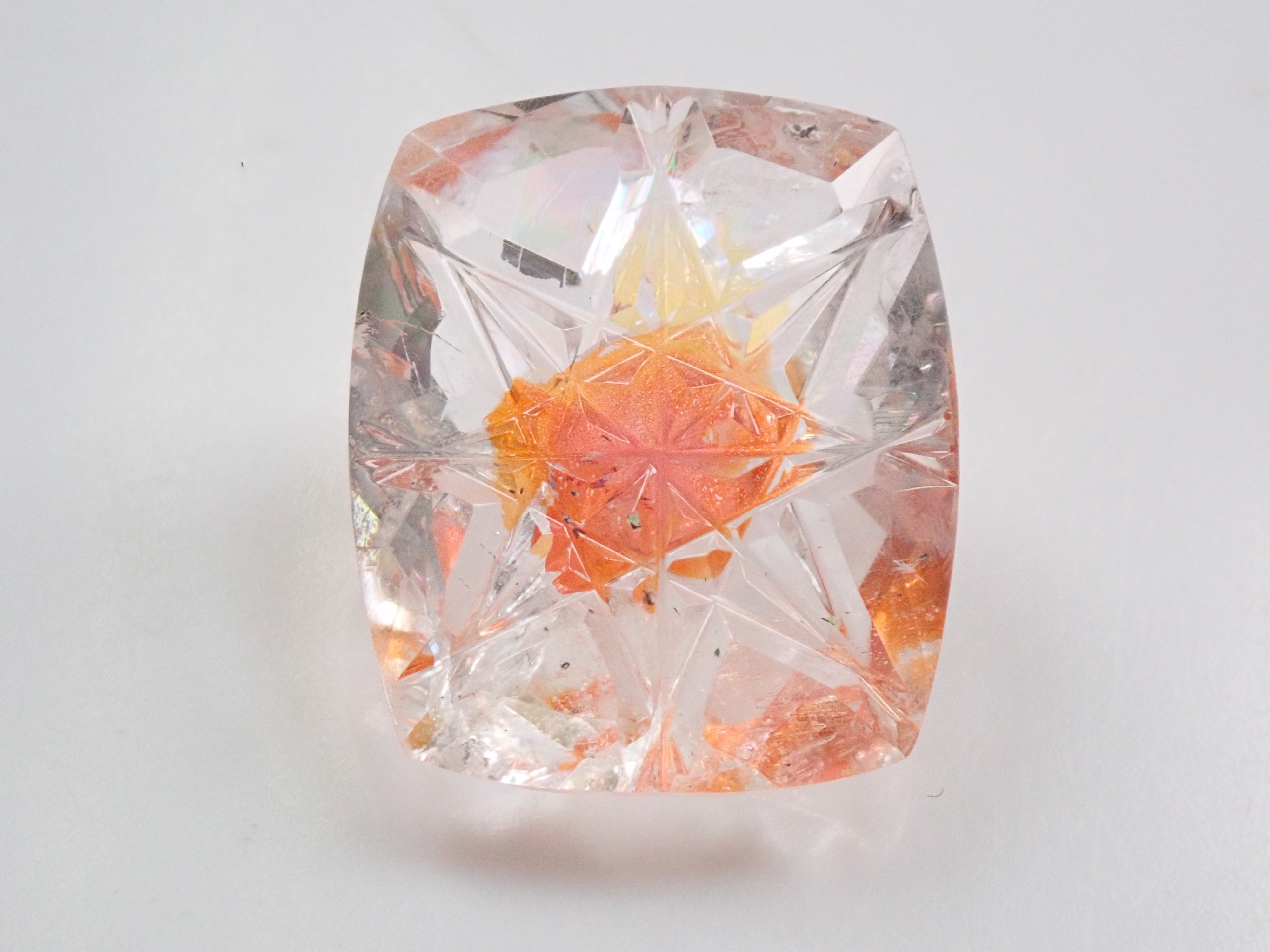 【甲州貴石切子】ライモナイトインクォーツ(オーロラクォーツ) 8.229ct《コラボ》ルース ワッペン付