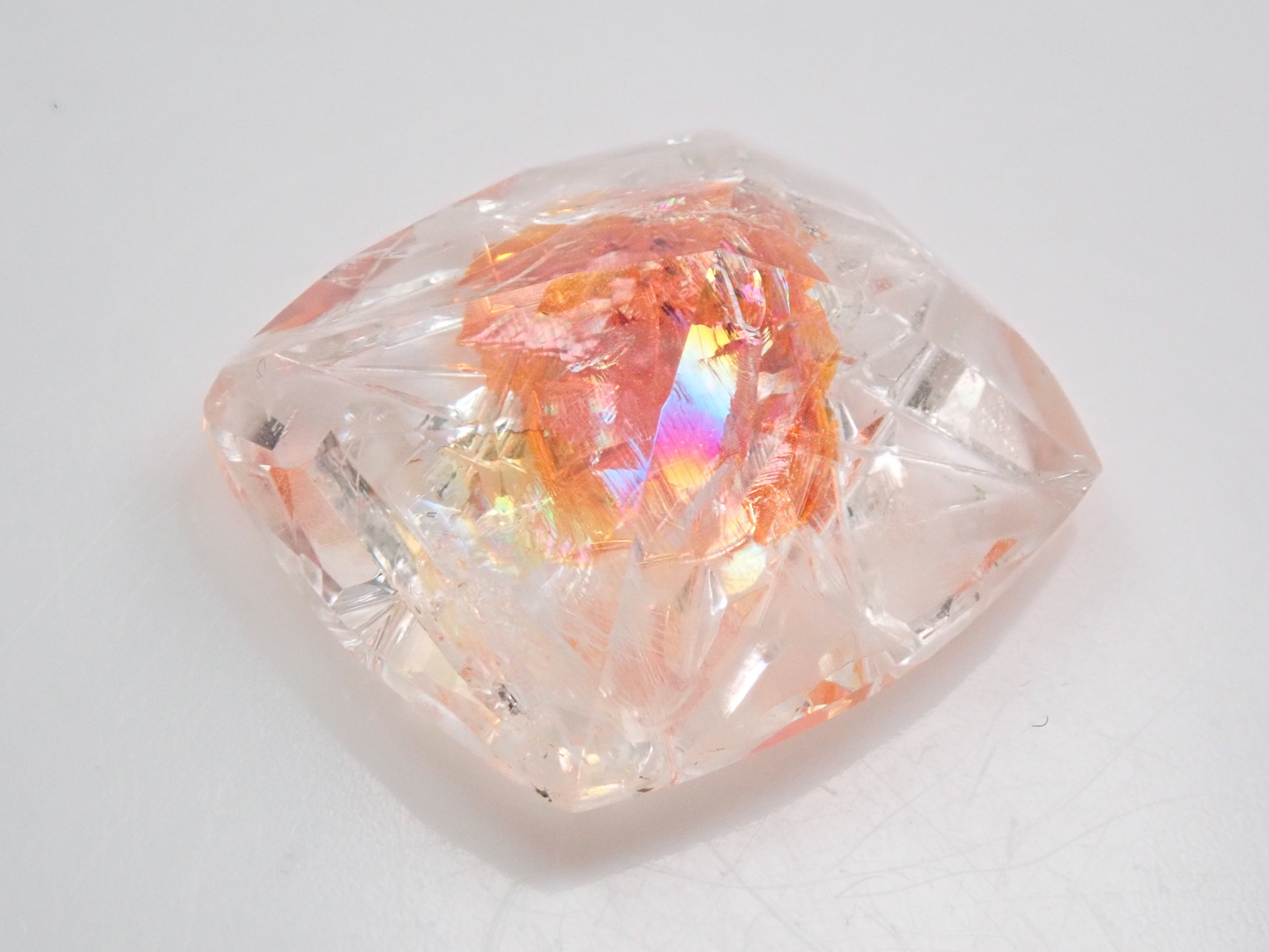 【甲州貴石切子】ライモナイトインクォーツ(オーロラクォーツ) 8.229ct《コラボ》ルース ワッペン付