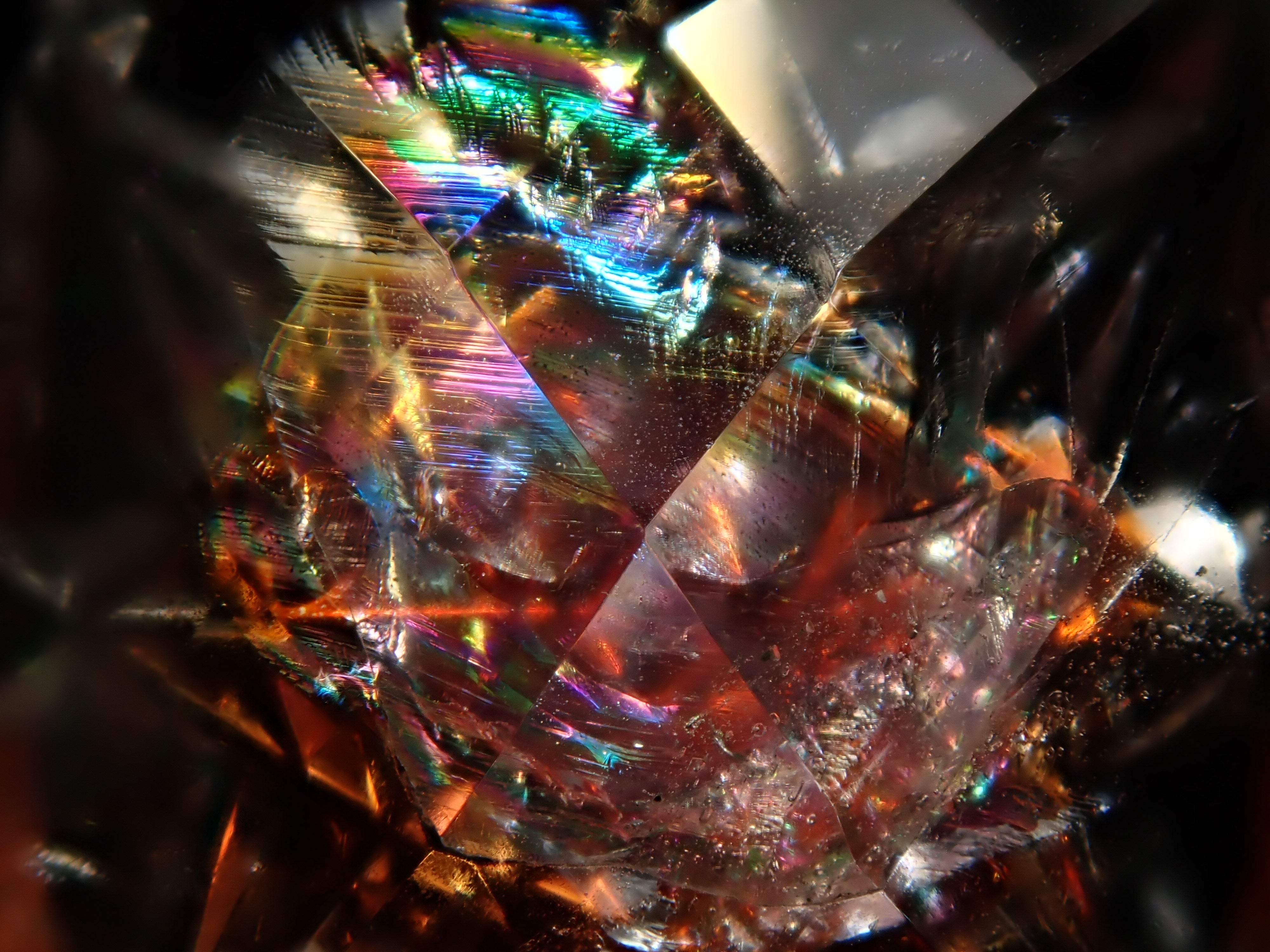 【甲州貴石切子】ライモナイトインクォーツ(オーロラクォーツ) 8.229ct《コラボ》ルース ワッペン付