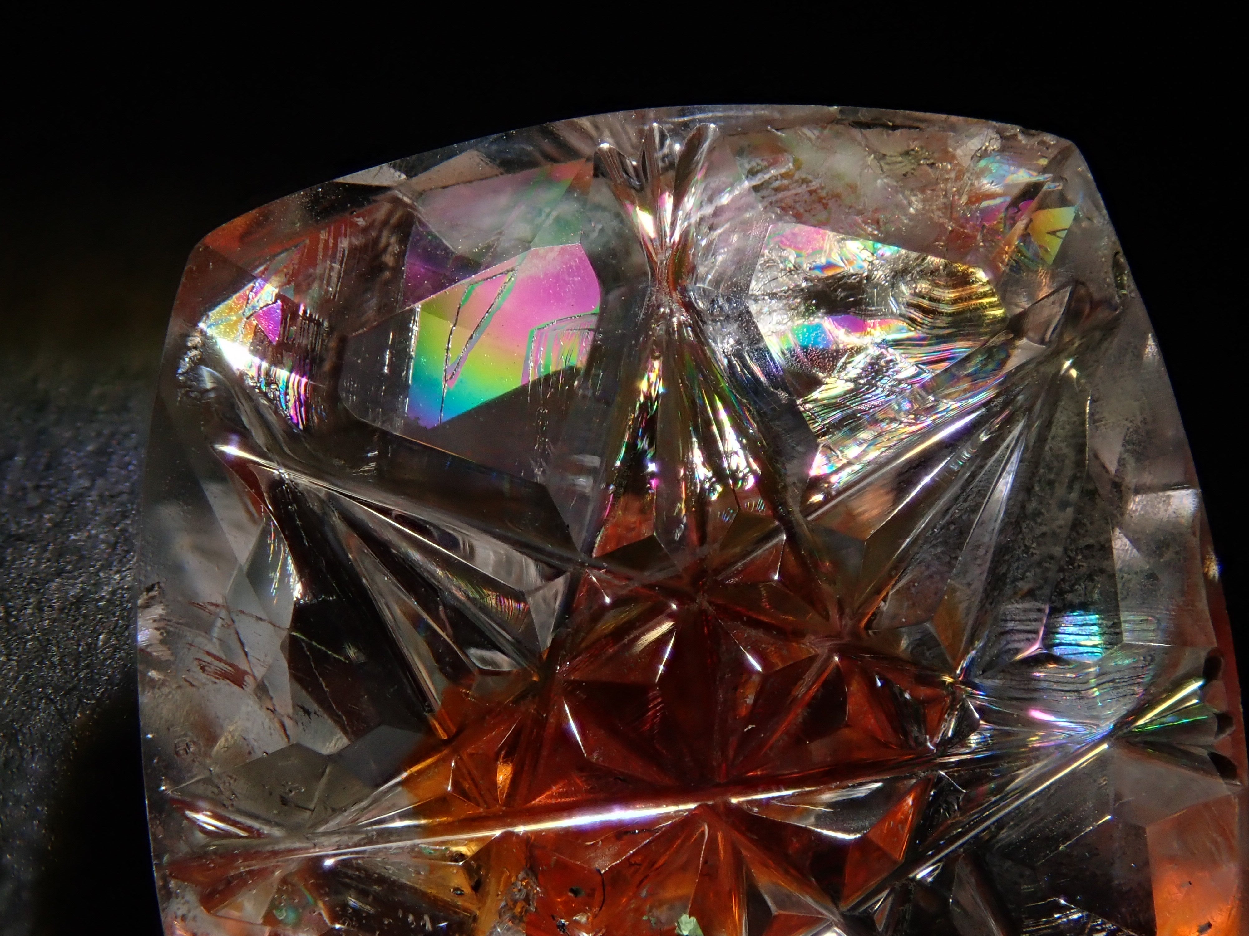 【甲州貴石切子】ライモナイトインクォーツ(オーロラクォーツ) 8.229ct《コラボ》ルース ワッペン付
