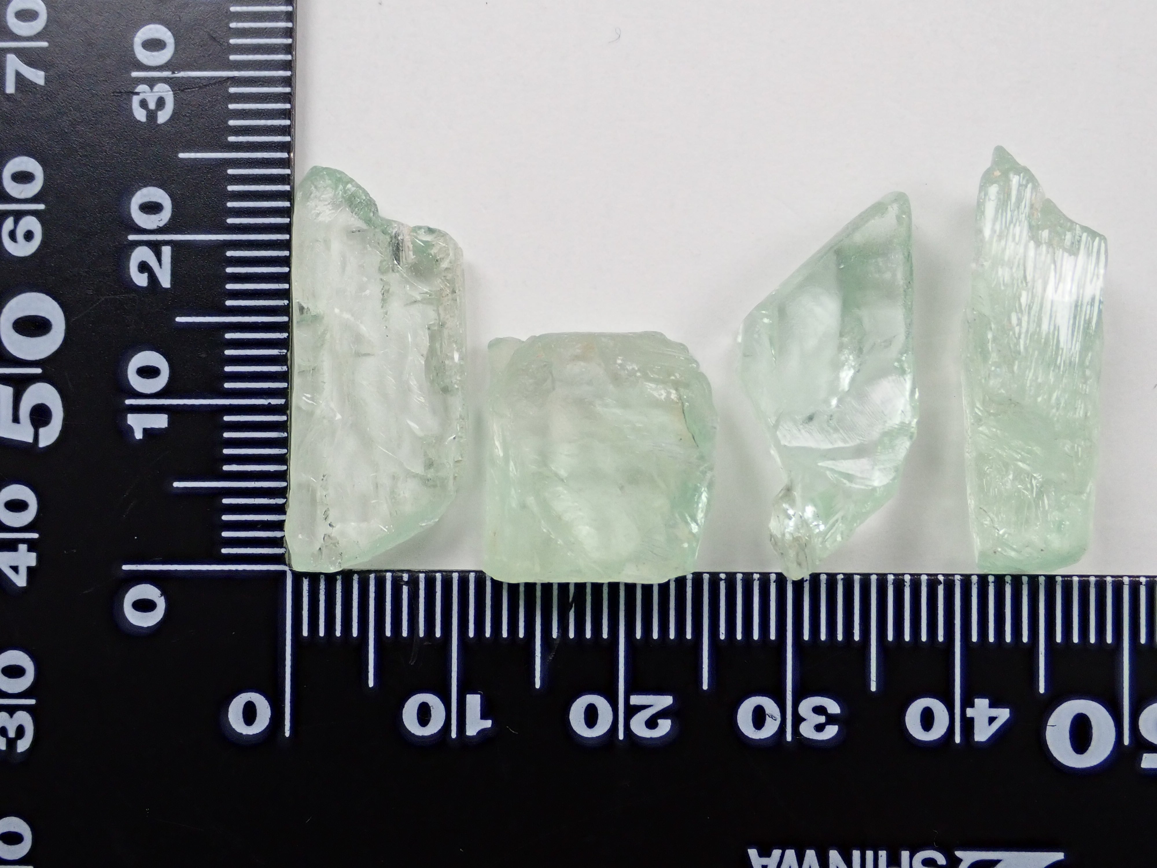 綠色鋰輝石原石1顆(平均15克拉)《可多次購買優惠》