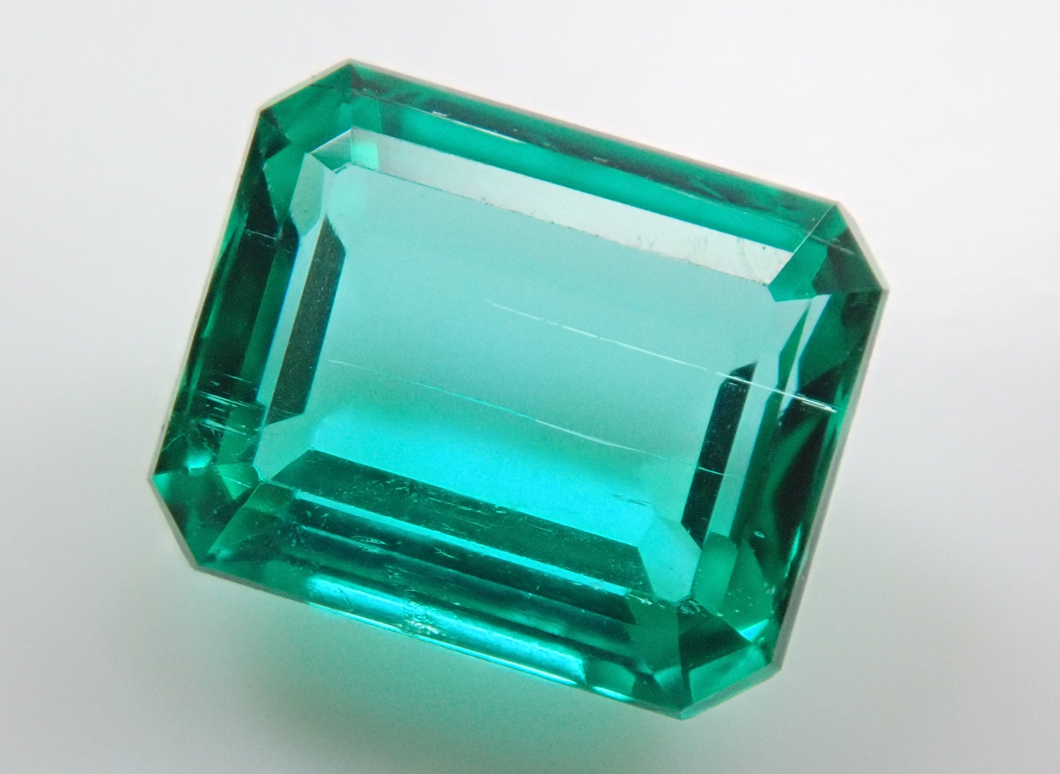 コロンビア産ノンオイルエメラルド 0.410ctルース GIA