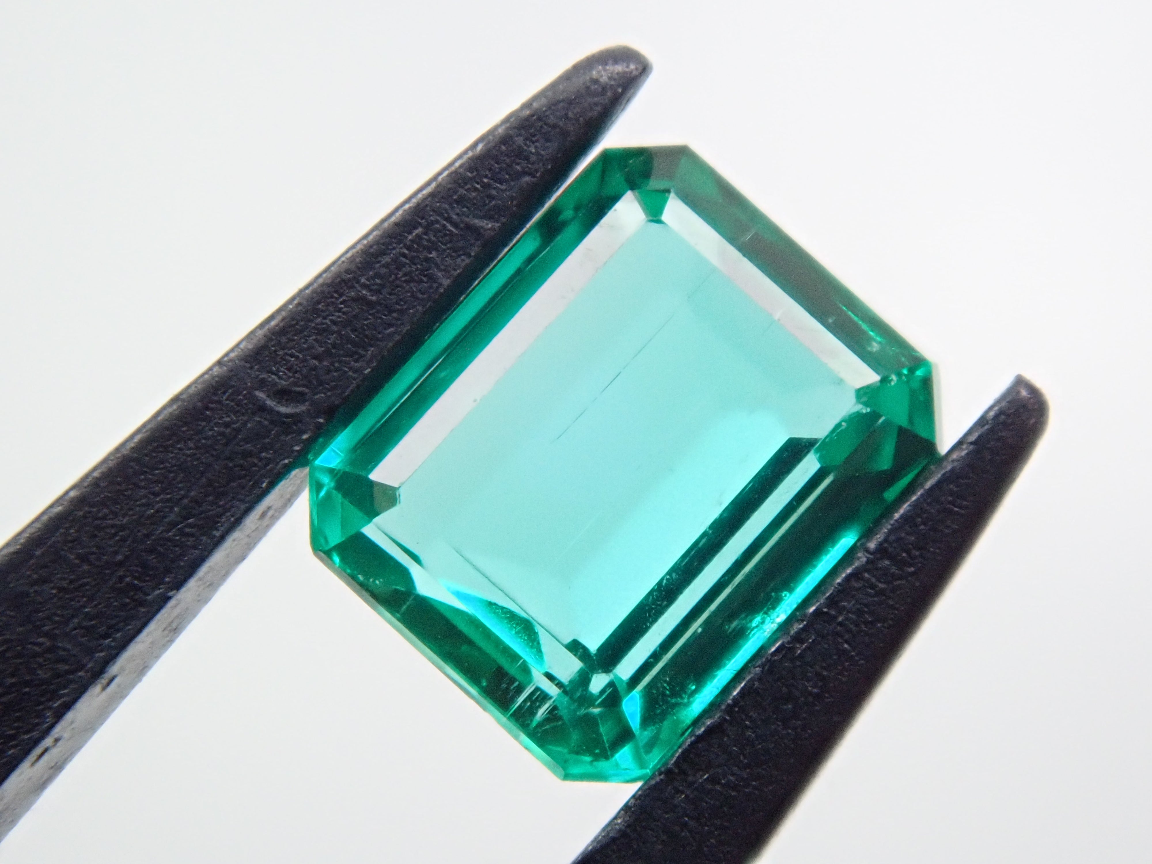 コロンビア産ノンオイルエメラルド 0.410ctルース GIA