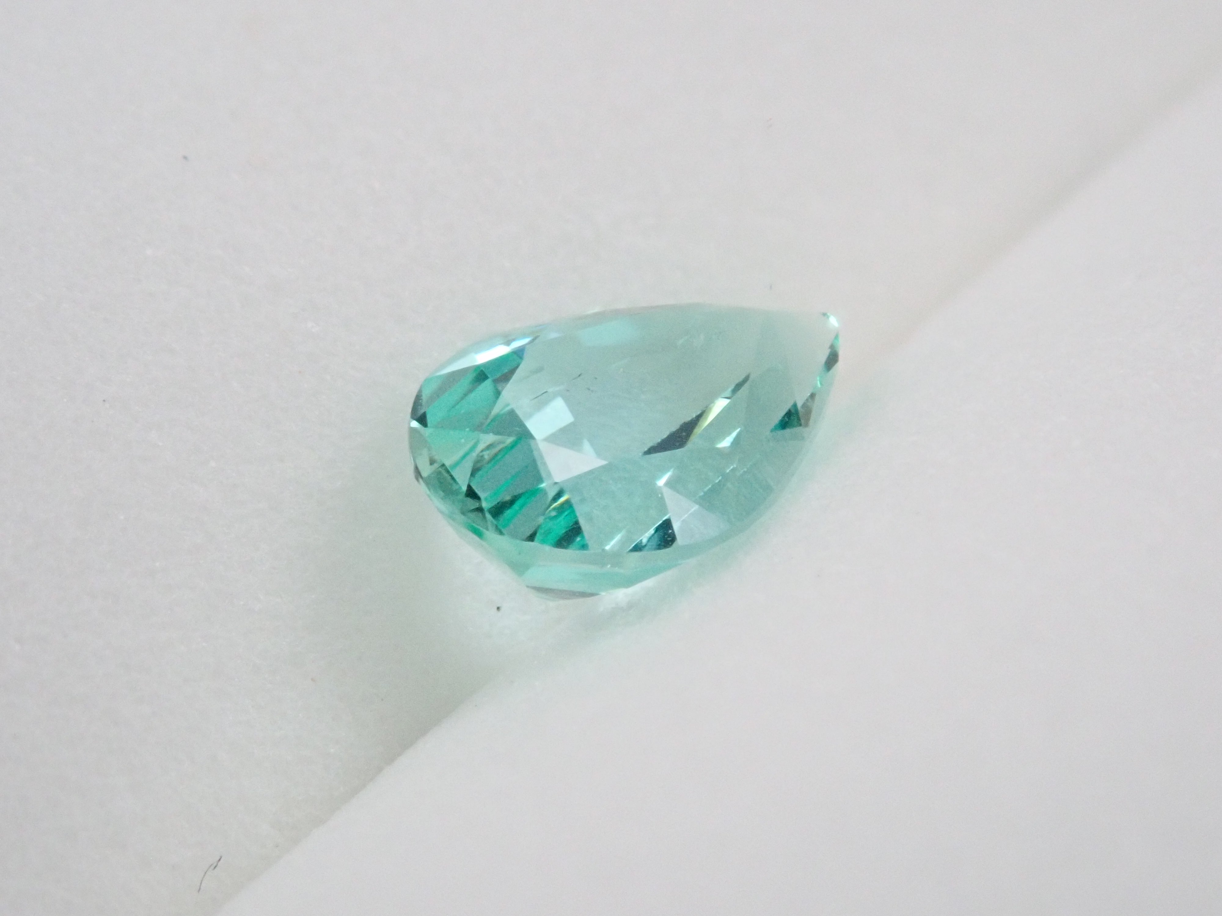 ロシア産ノンオイルエメラルド 0.640ctルース GIA