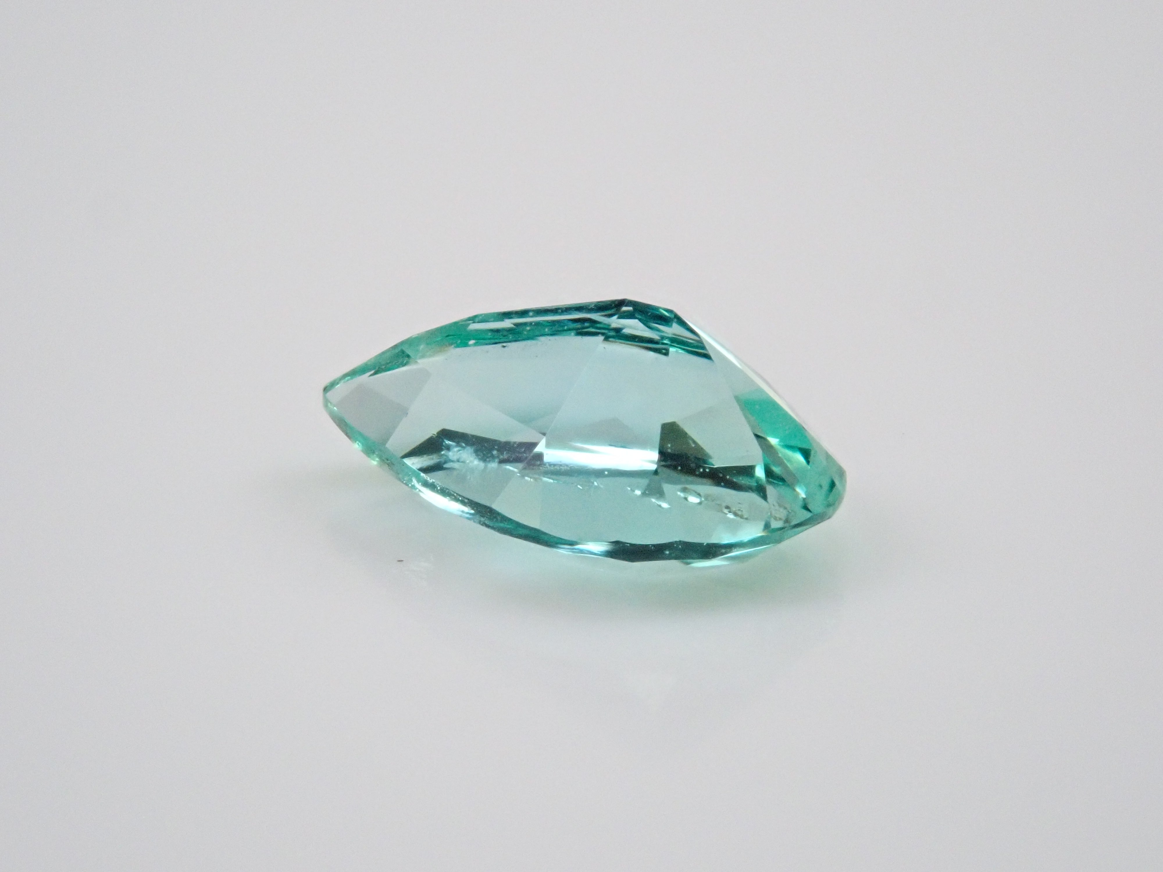 ロシア産ノンオイルエメラルド 0.640ctルース GIA