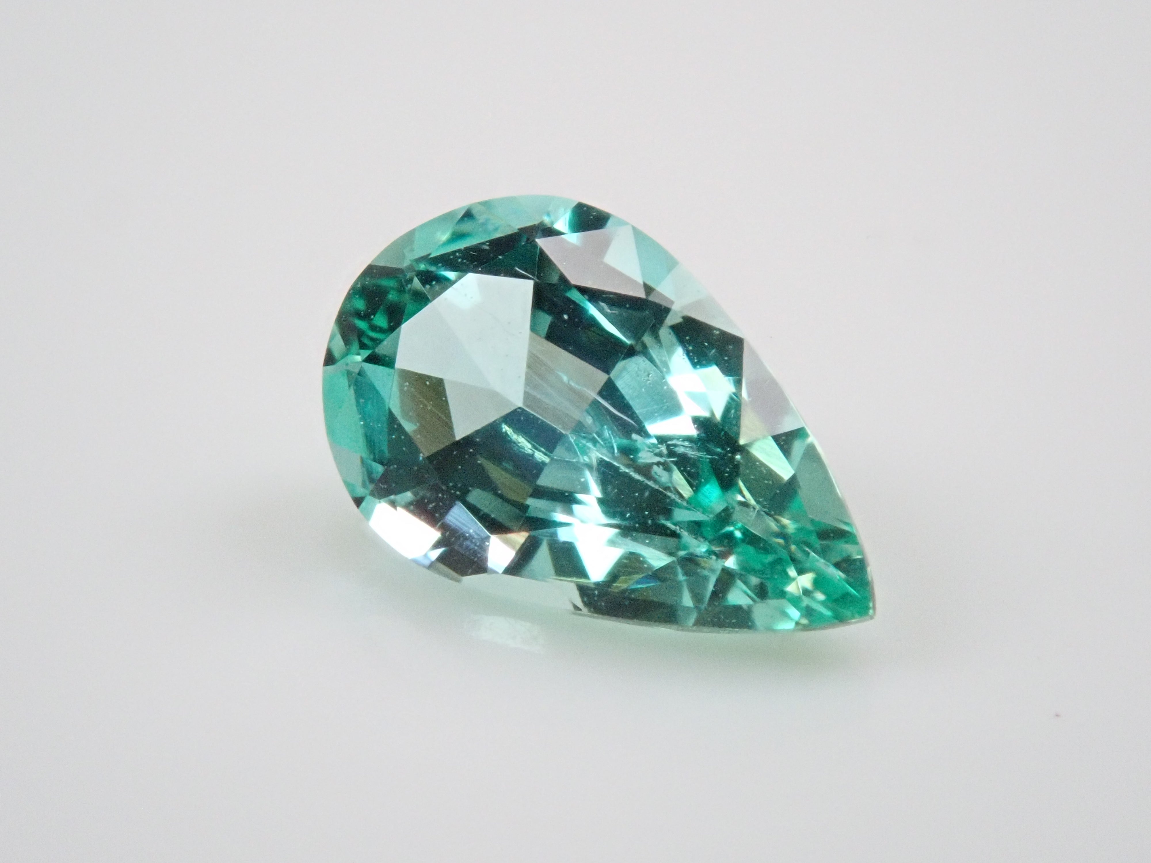 ロシア産ノンオイルエメラルド 0.640ctルース GIA