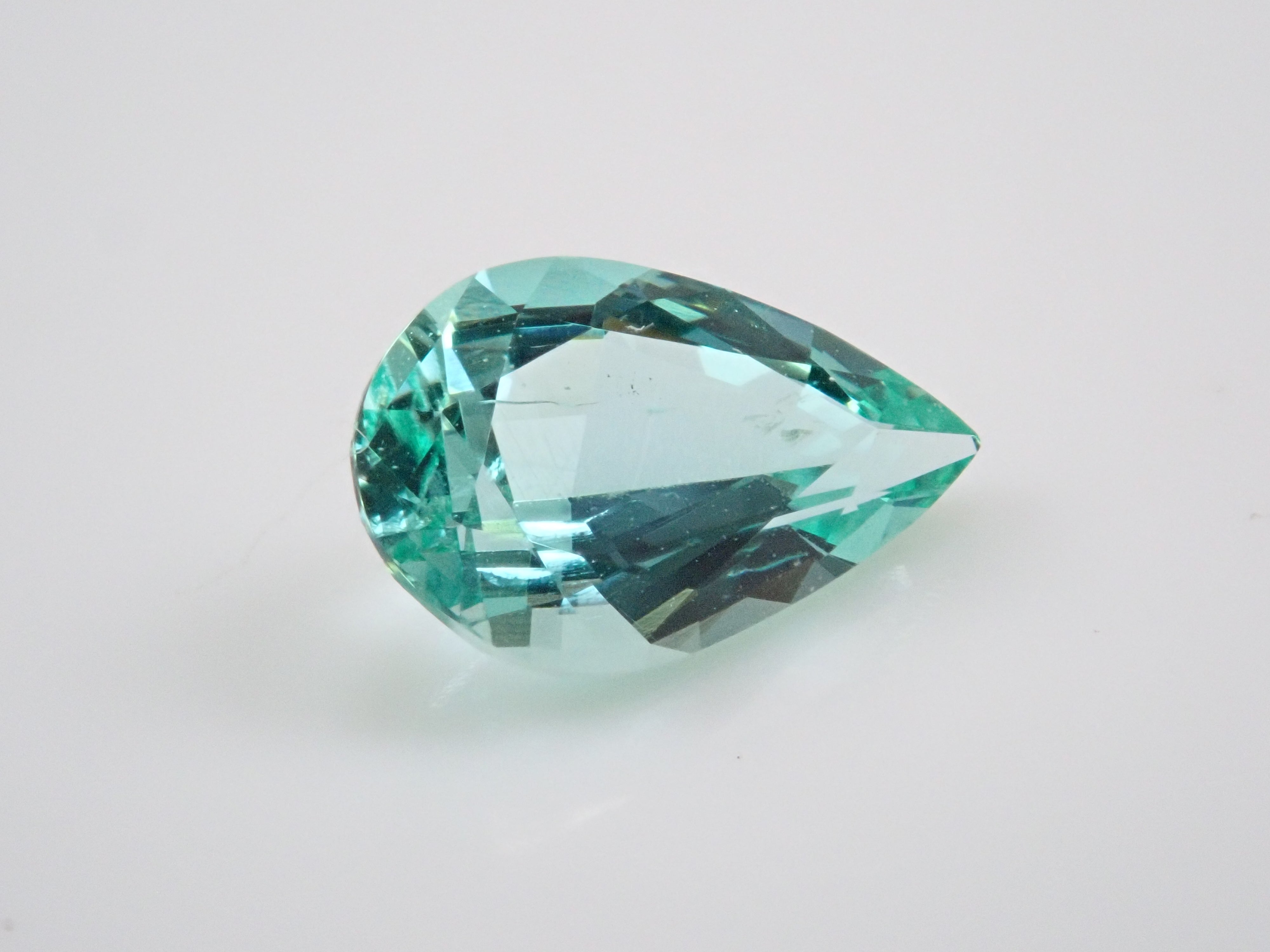 ロシア産ノンオイルエメラルド 0.640ctルース GIA