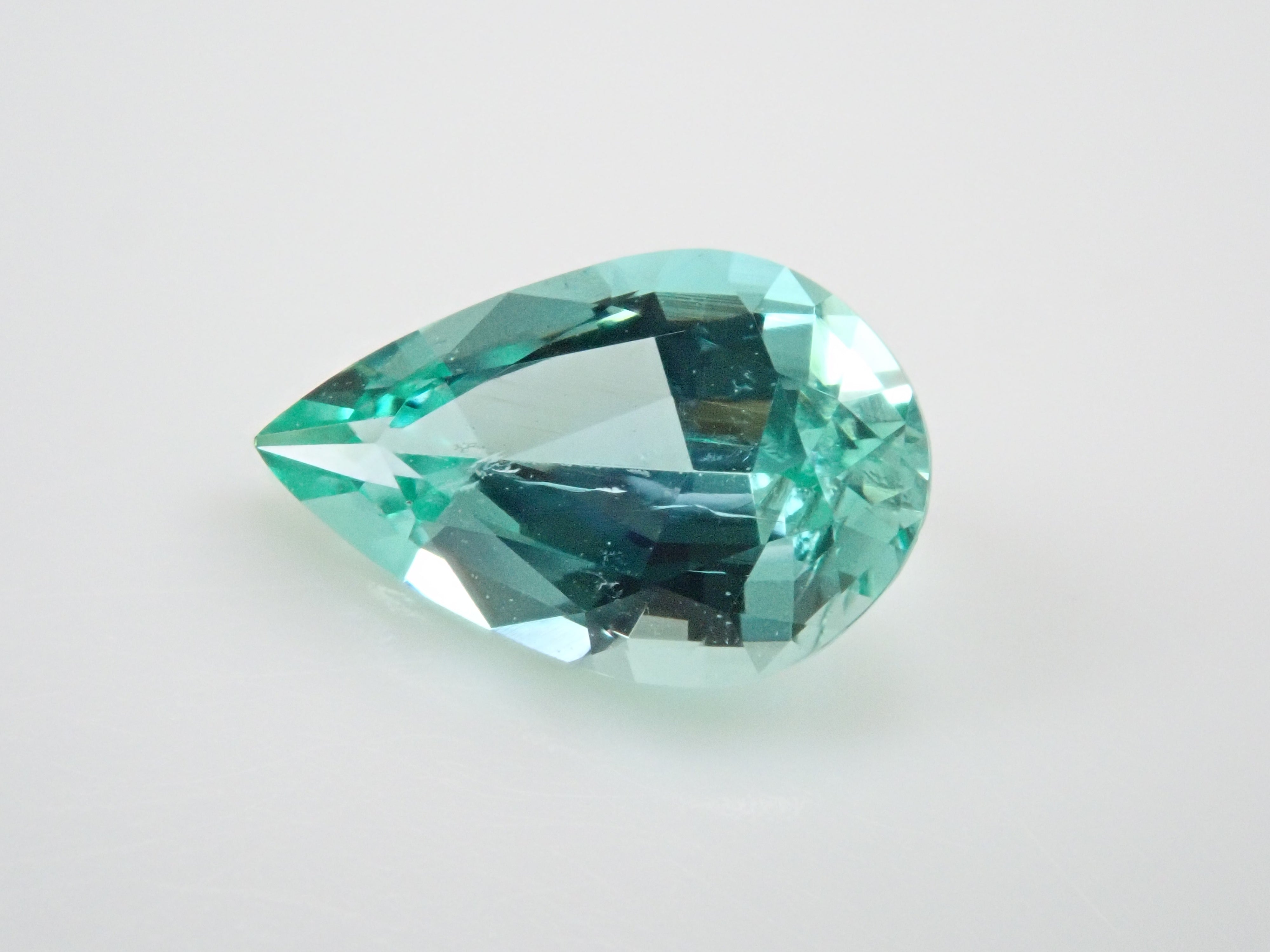 ロシア産ノンオイルエメラルド 0.640ctルース GIA